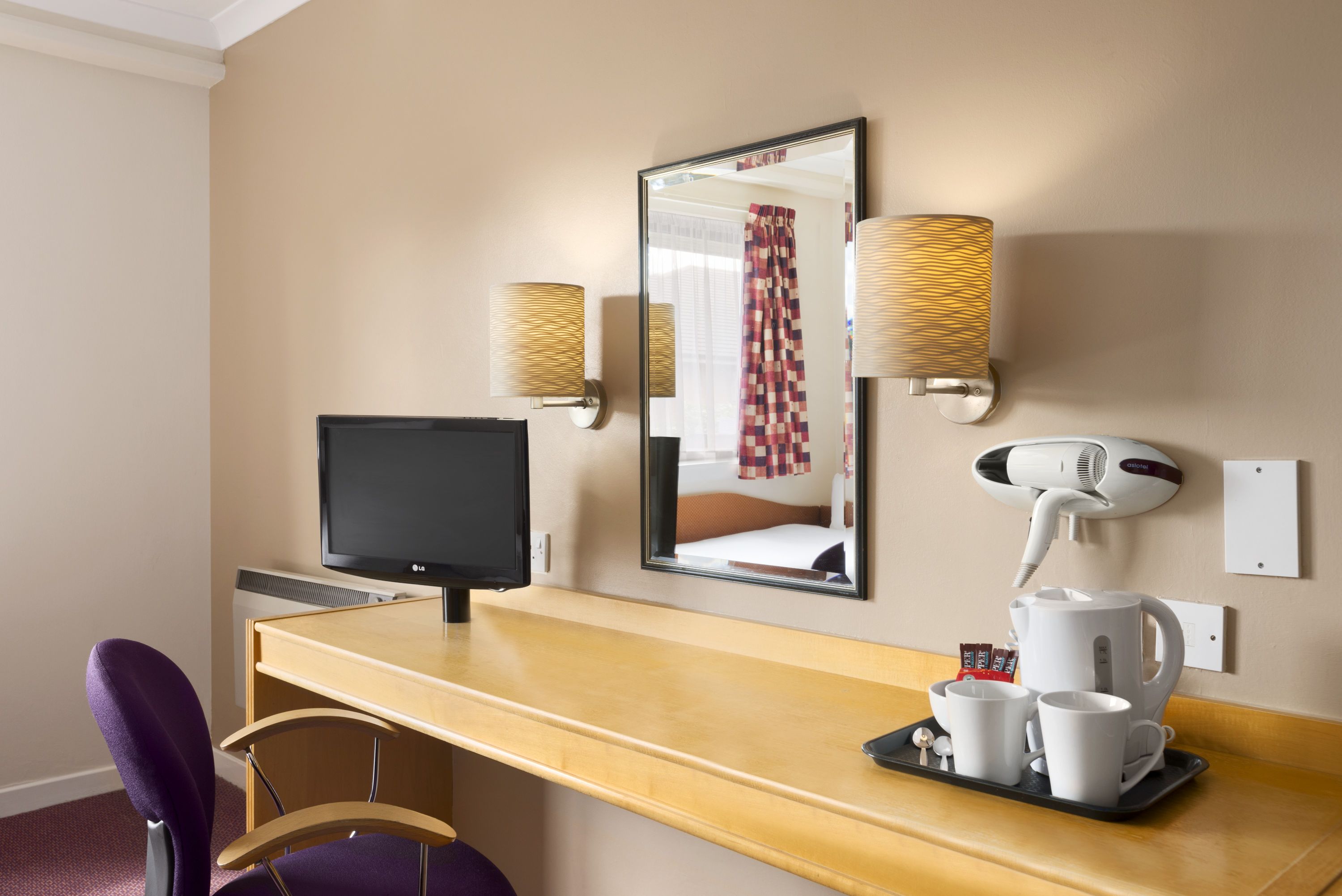 Days Inn by Wyndham Hamilton | Hamilton, GB Hotels1800 x 1200