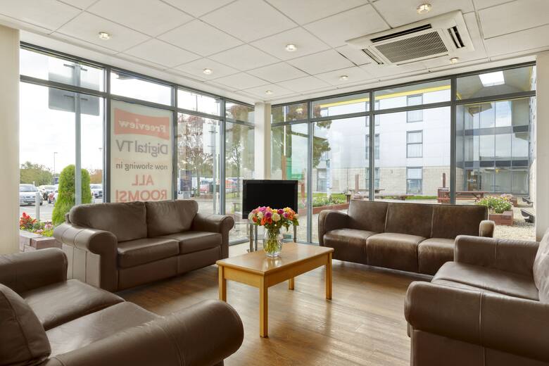 Days Inn Leicester Forest East M1 hotel lobby in Leicester, Other than US/Canada