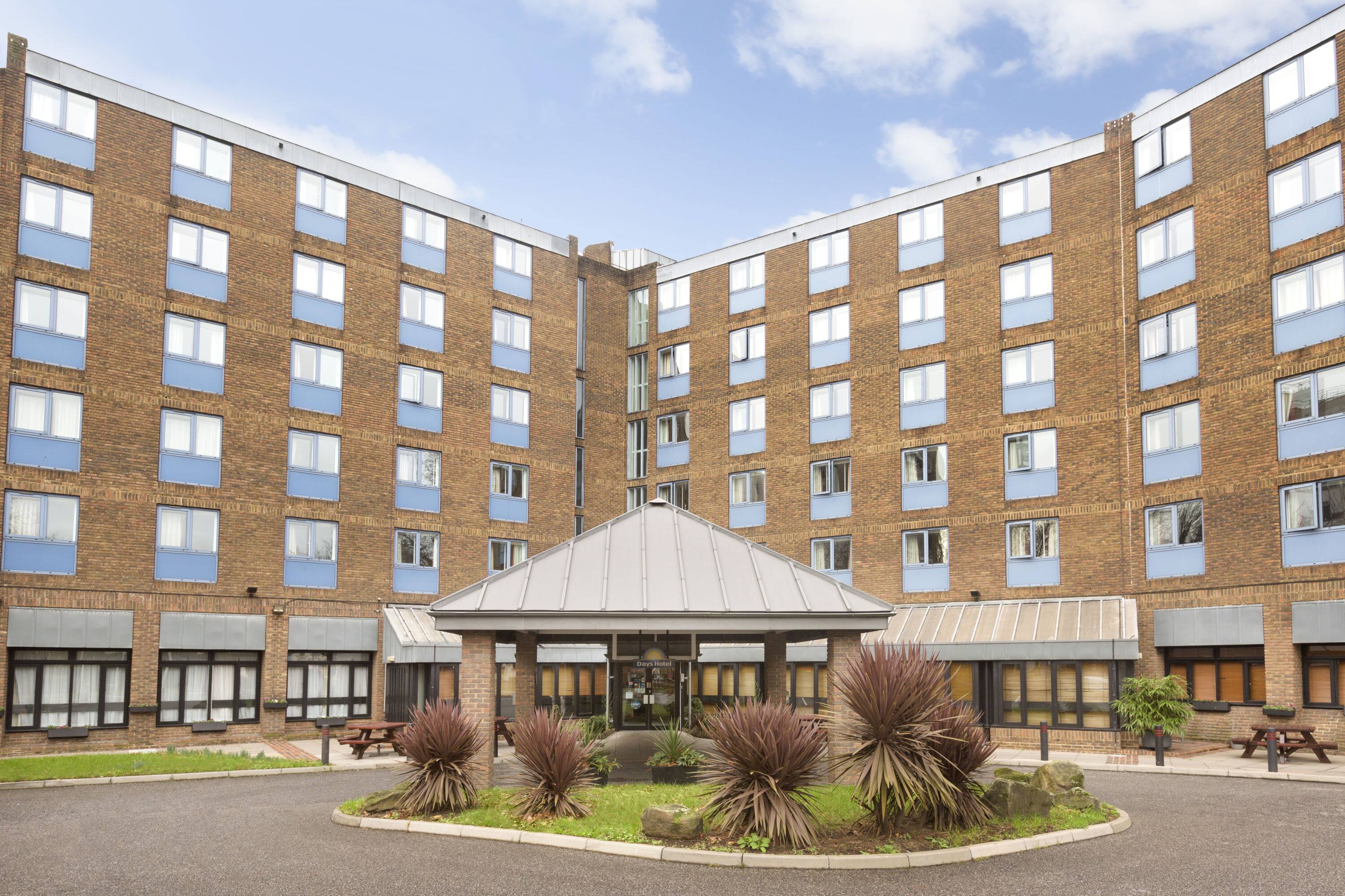 Days Hotel By Wyndham London Waterloo London Gb Hotels
