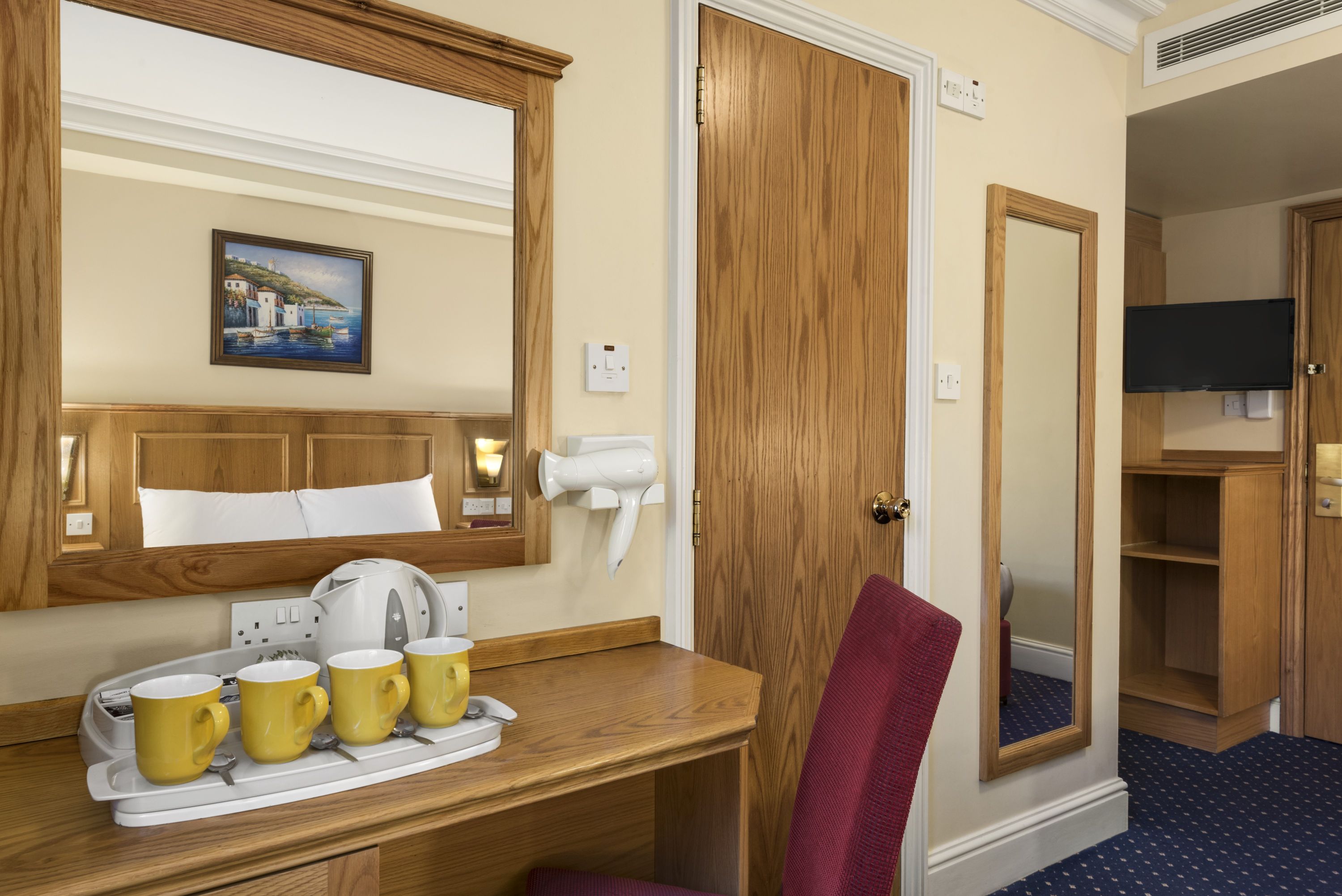 Guest room at the Days Inn by Wyndham London Hyde Park in London, Other than US/Canada