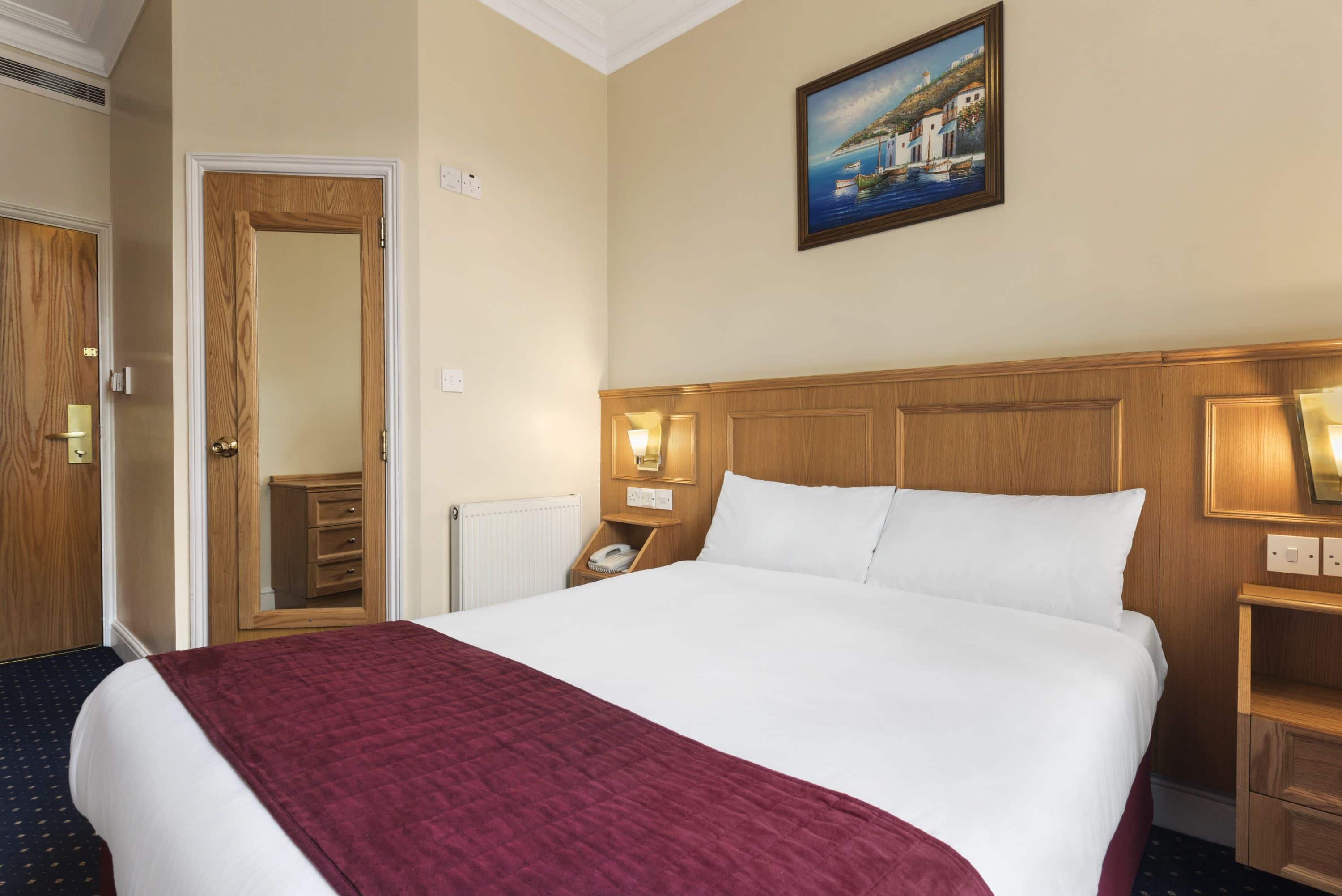 Days Inn By Wyndham London Hyde Park London Gb Hotels - 