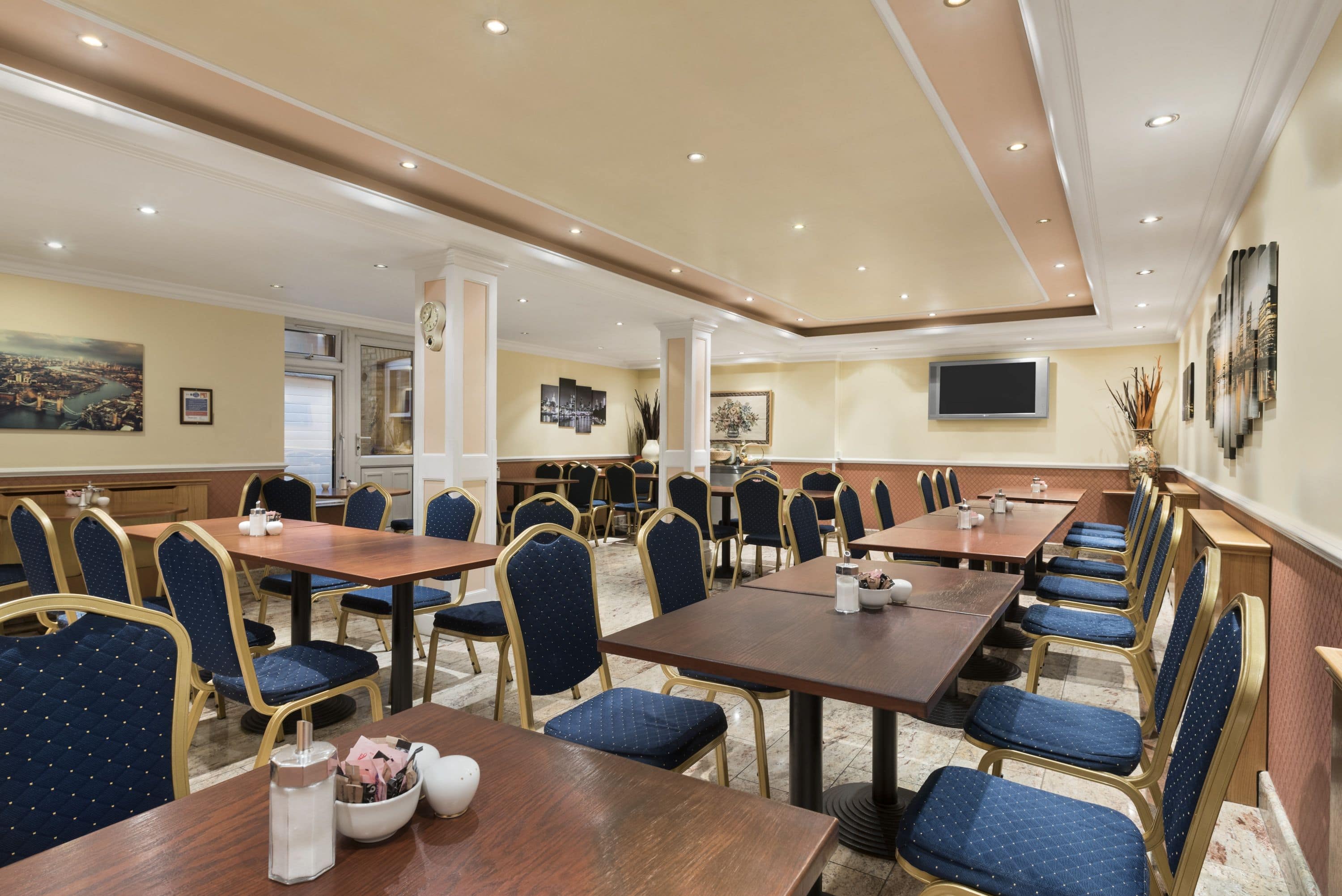 Days Inn By Wyndham London Hyde Park London Gb Hotels - 