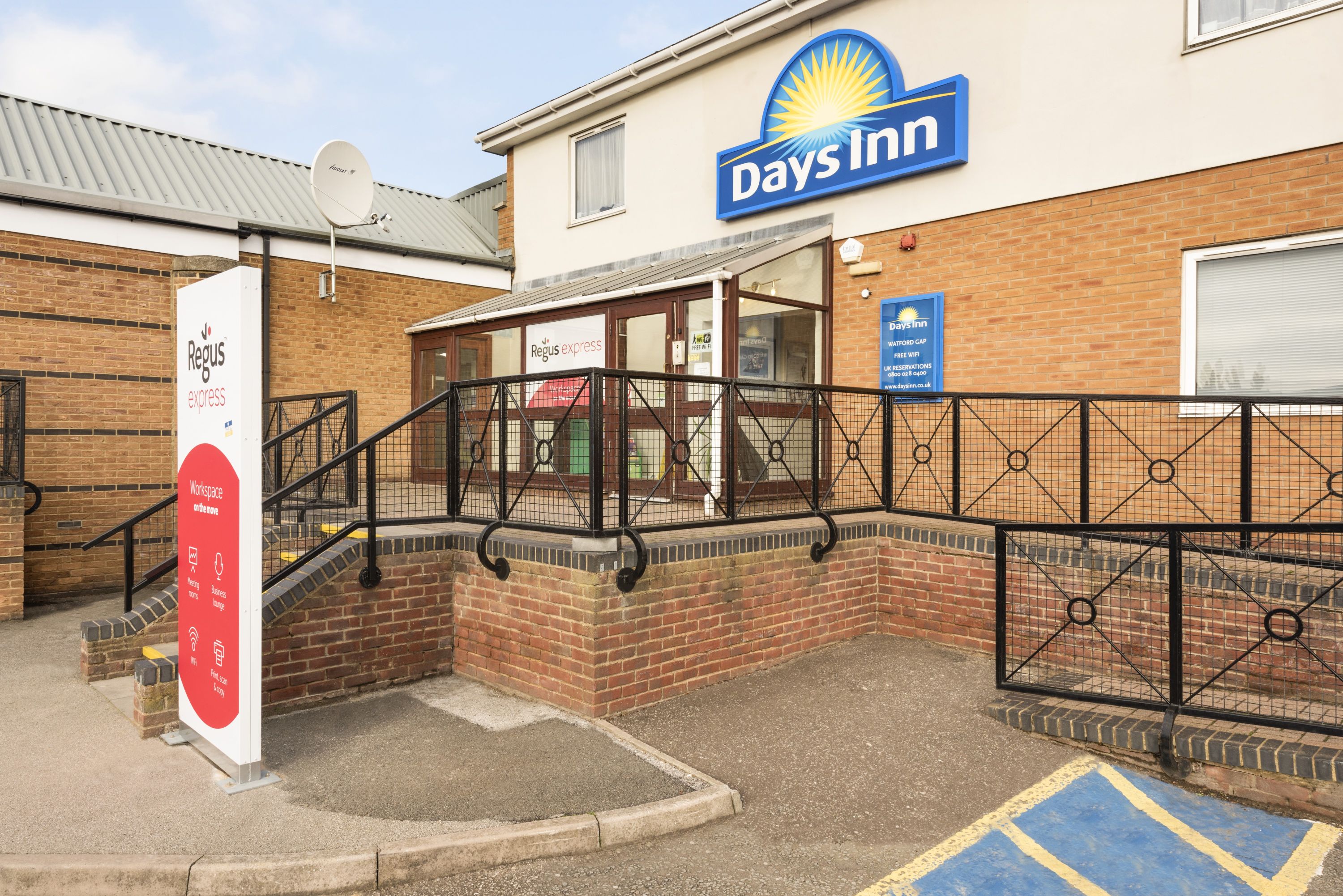 Exterior of Days Inn by Wyndham Watford Gap hotel in Northampton, Other than US/Canada