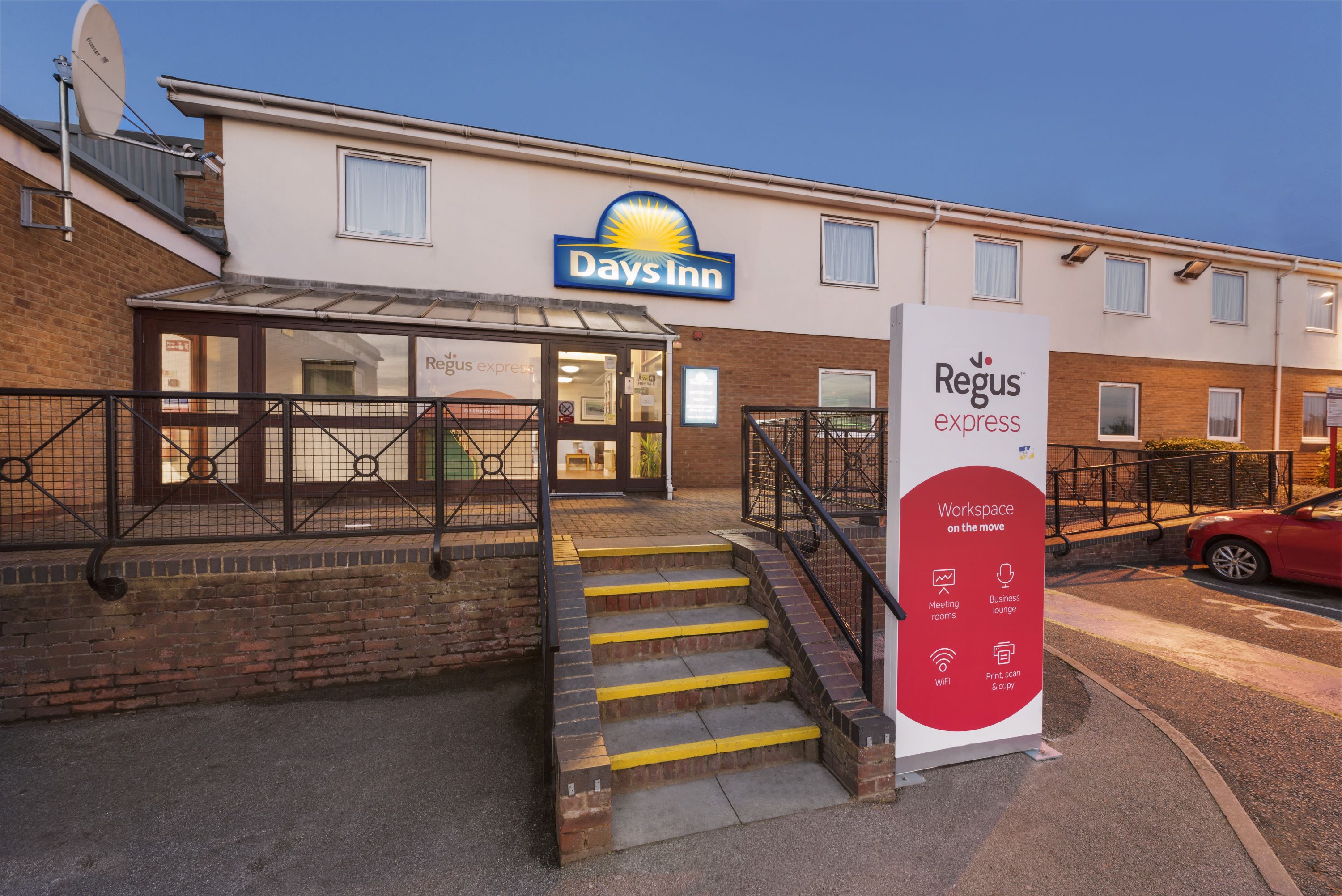 Exterior of Days Inn by Wyndham Watford Gap hotel in Northampton, Other than US/Canada