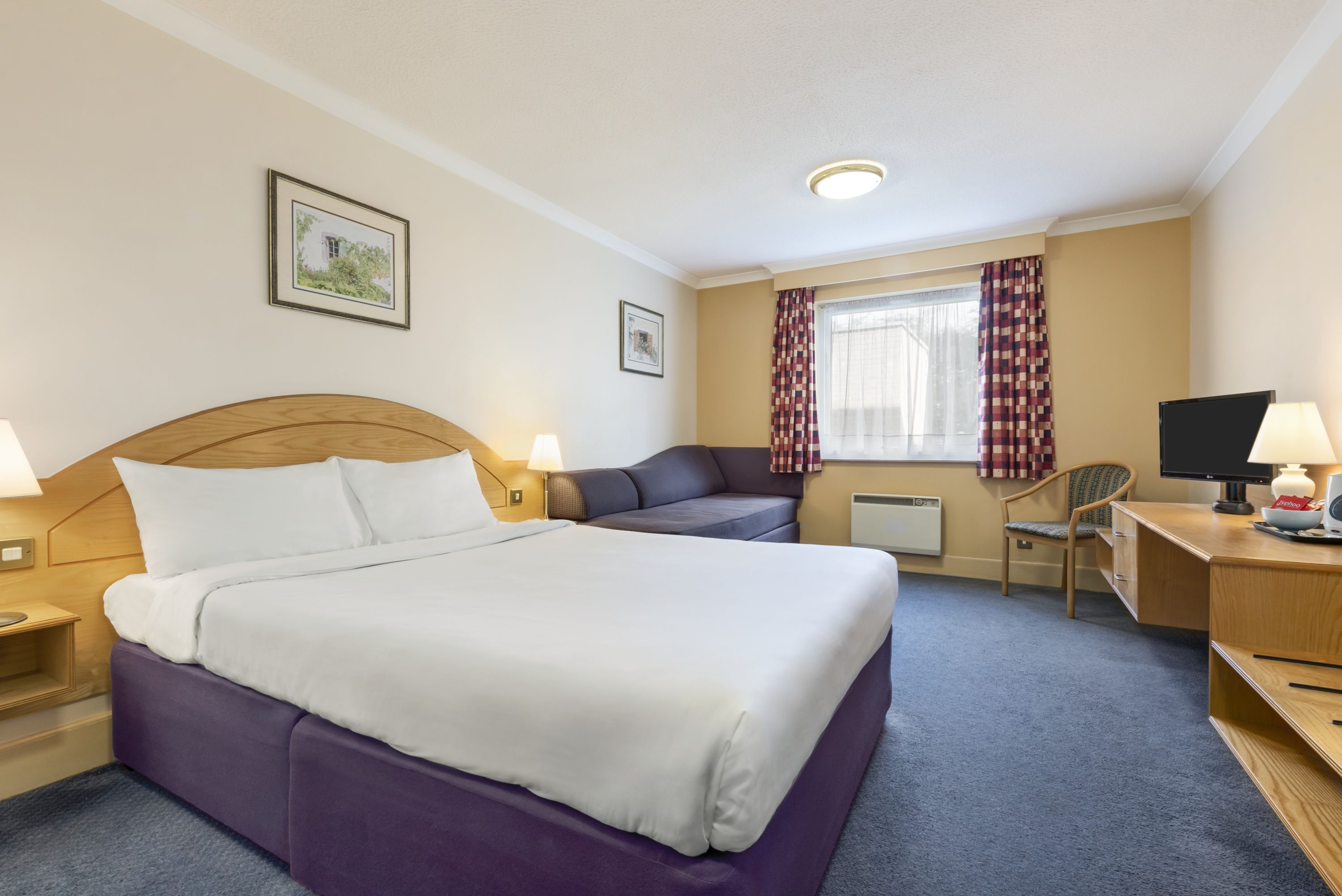 Guest room at the Days Inn by Wyndham Watford Gap in Northampton, Other than US/Canada