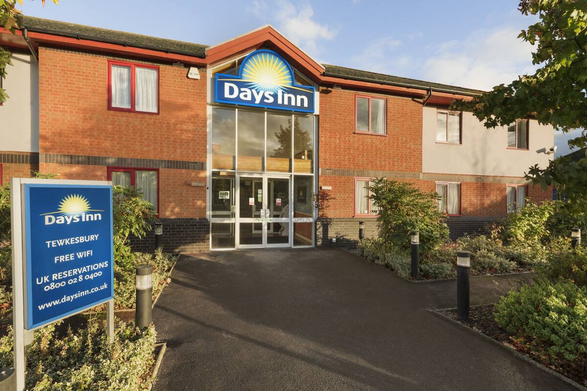 Days Inn Tewkesbury Strensham Hotels Gb Wr80bz Exterior Of Days Inn Tewkesbury Strensham Hotel In Other Than Us Canada
