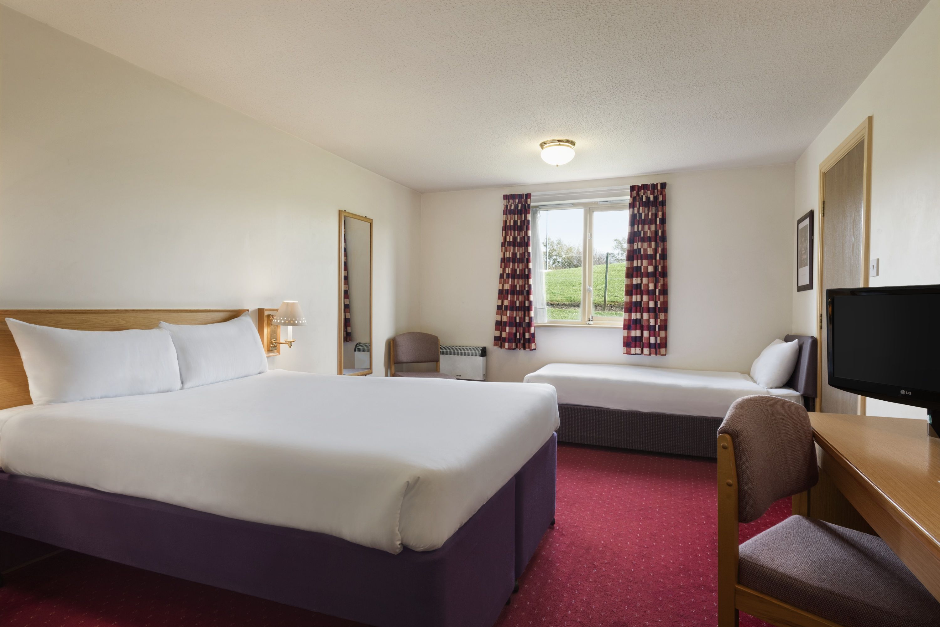 Days Inn Wyndham Tewkesbury Strensham Strensham  Hotels