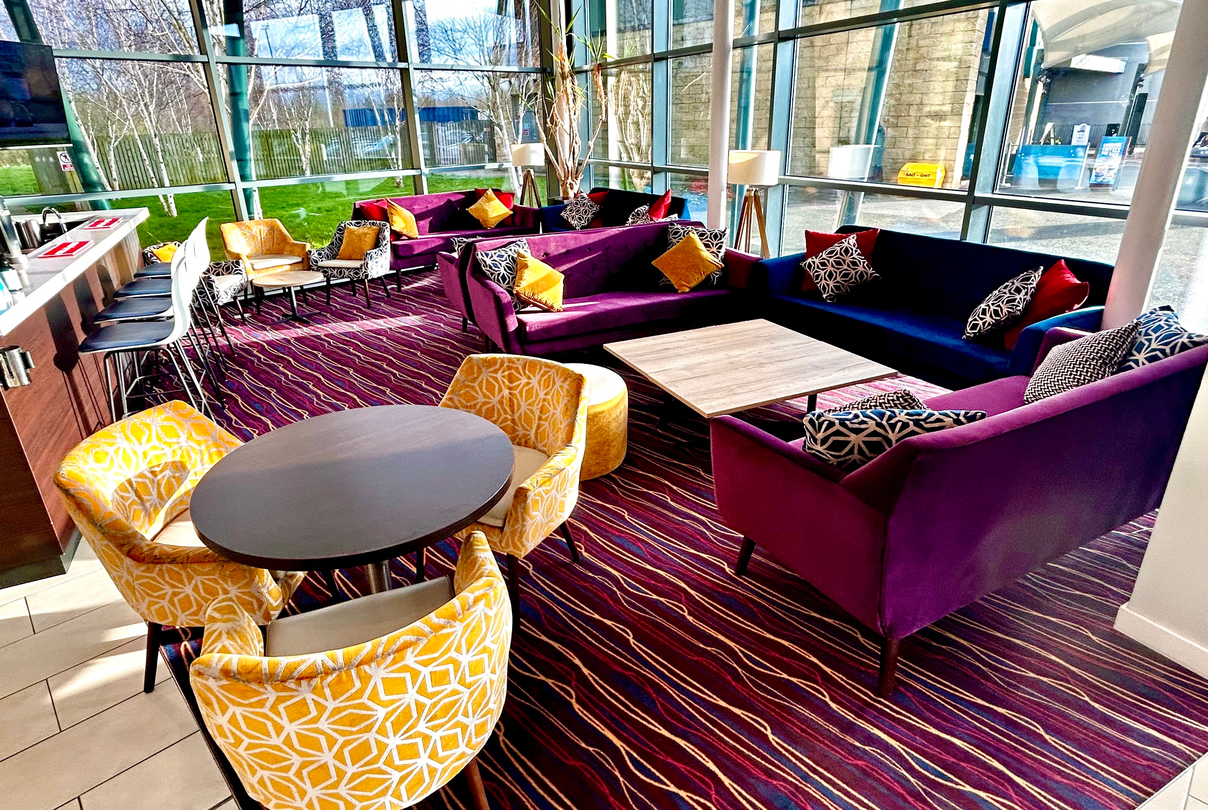 Bar at Days Inn by Wyndham Wetherby in Wetherby, Other than US/Canada