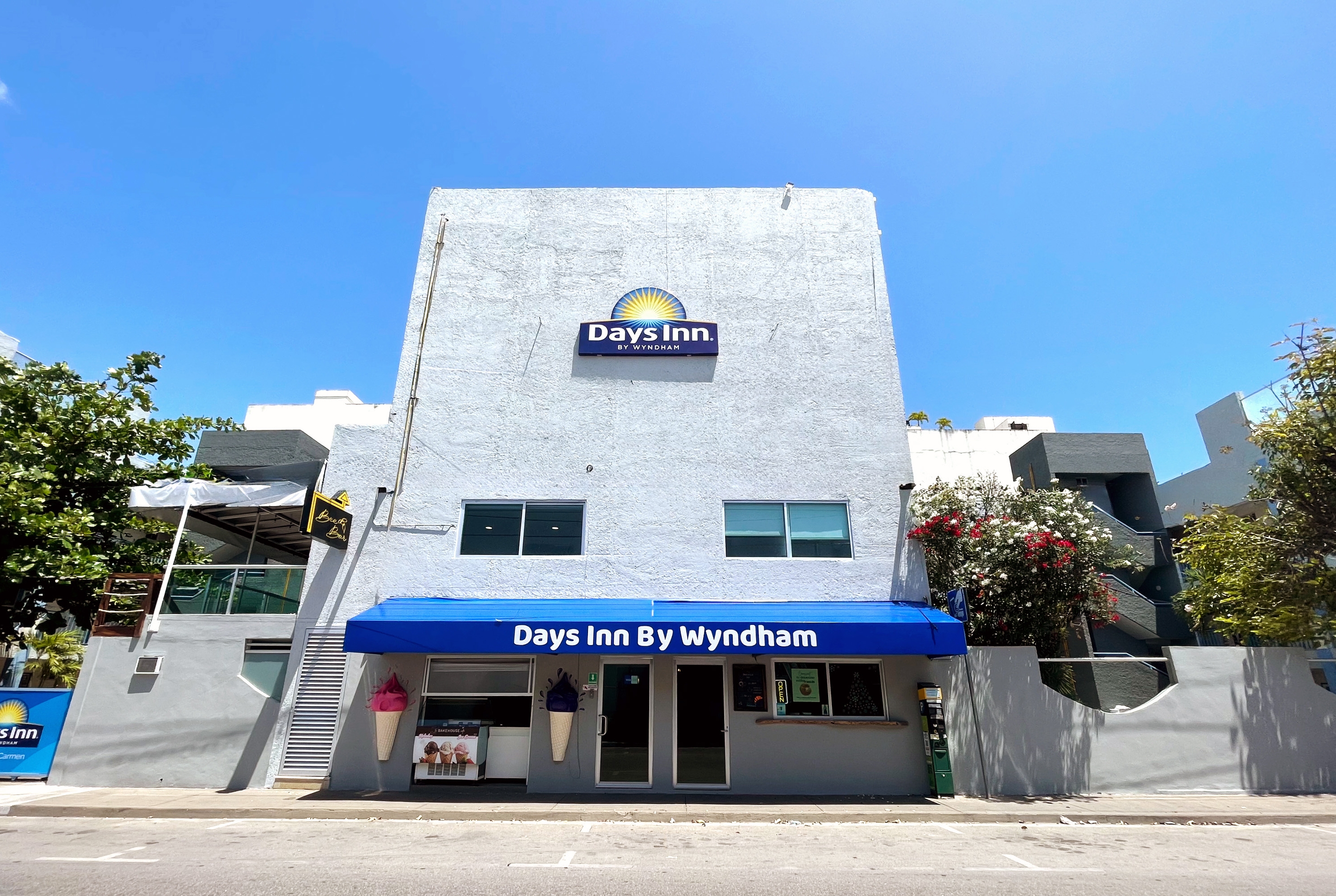 Front Exterior Image of Days Inn by Wyndham Playa del Carmen hotel in Playa del Carmen, Other than US/Canada