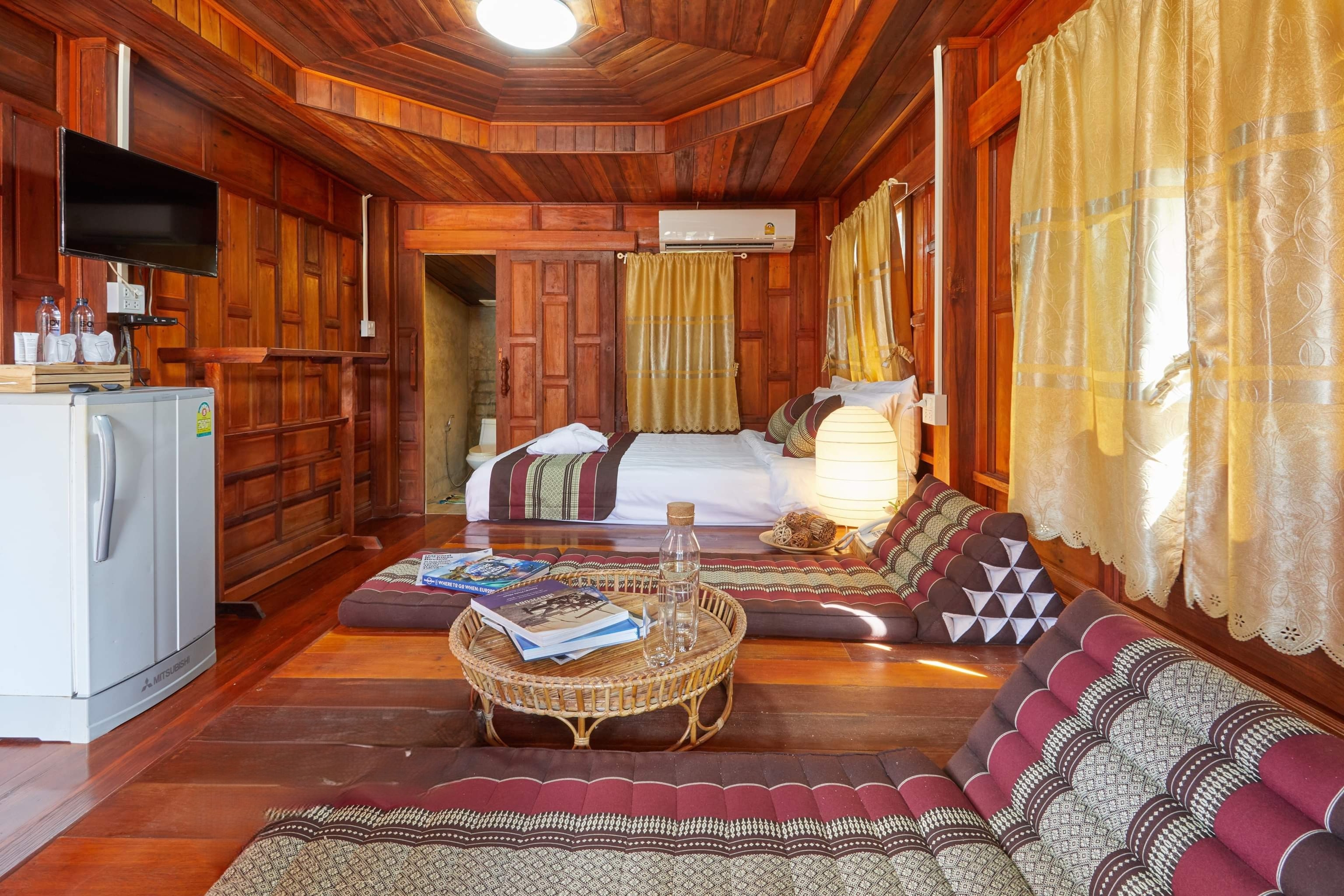 Guest room at the Days Hotel by Wyndham Rayong Banchang in Ban Chang, Other than US/Canada