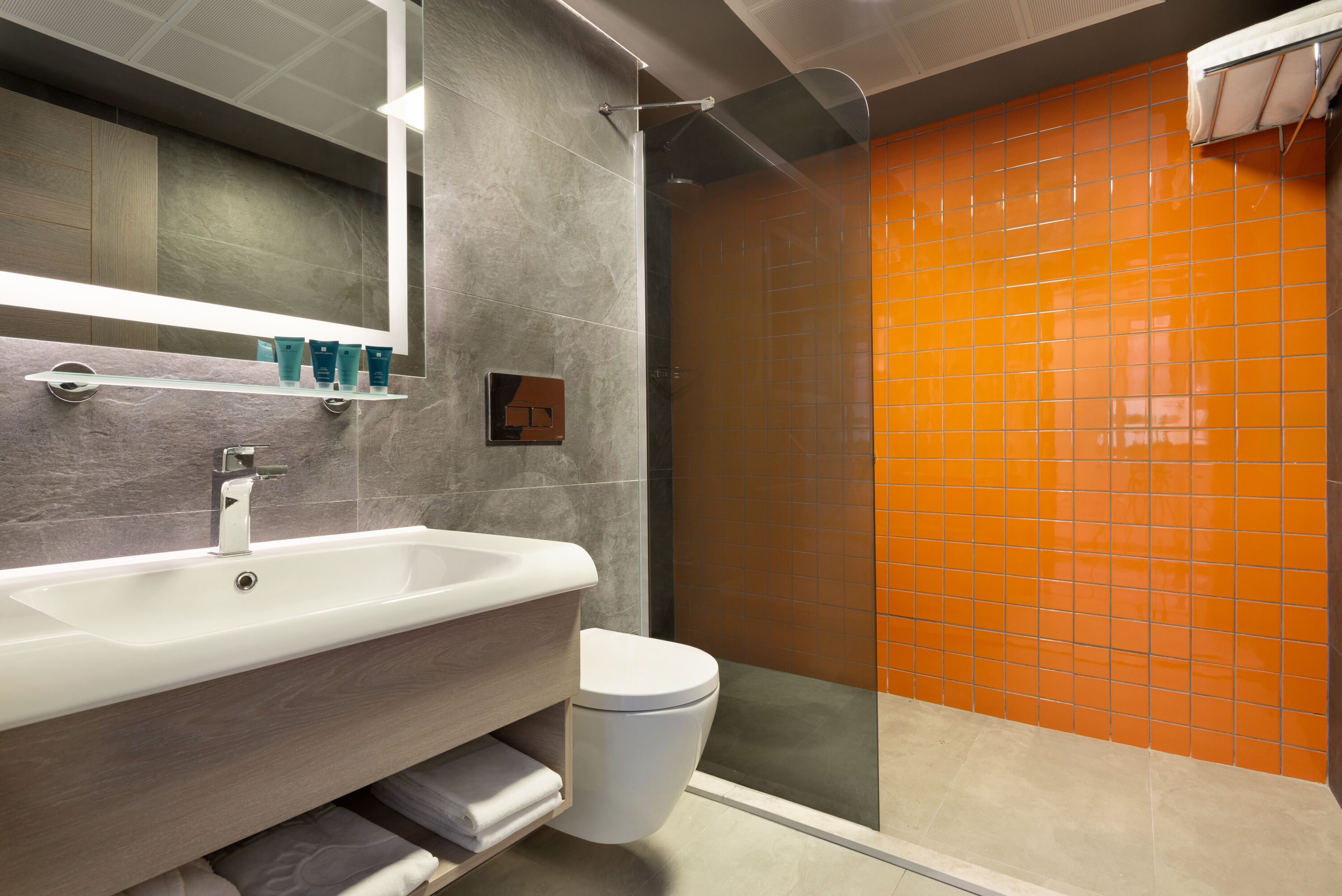 Guest room bath at the Days Hotel by Wyndham Cankaya in Ankara, Other than US/Canada