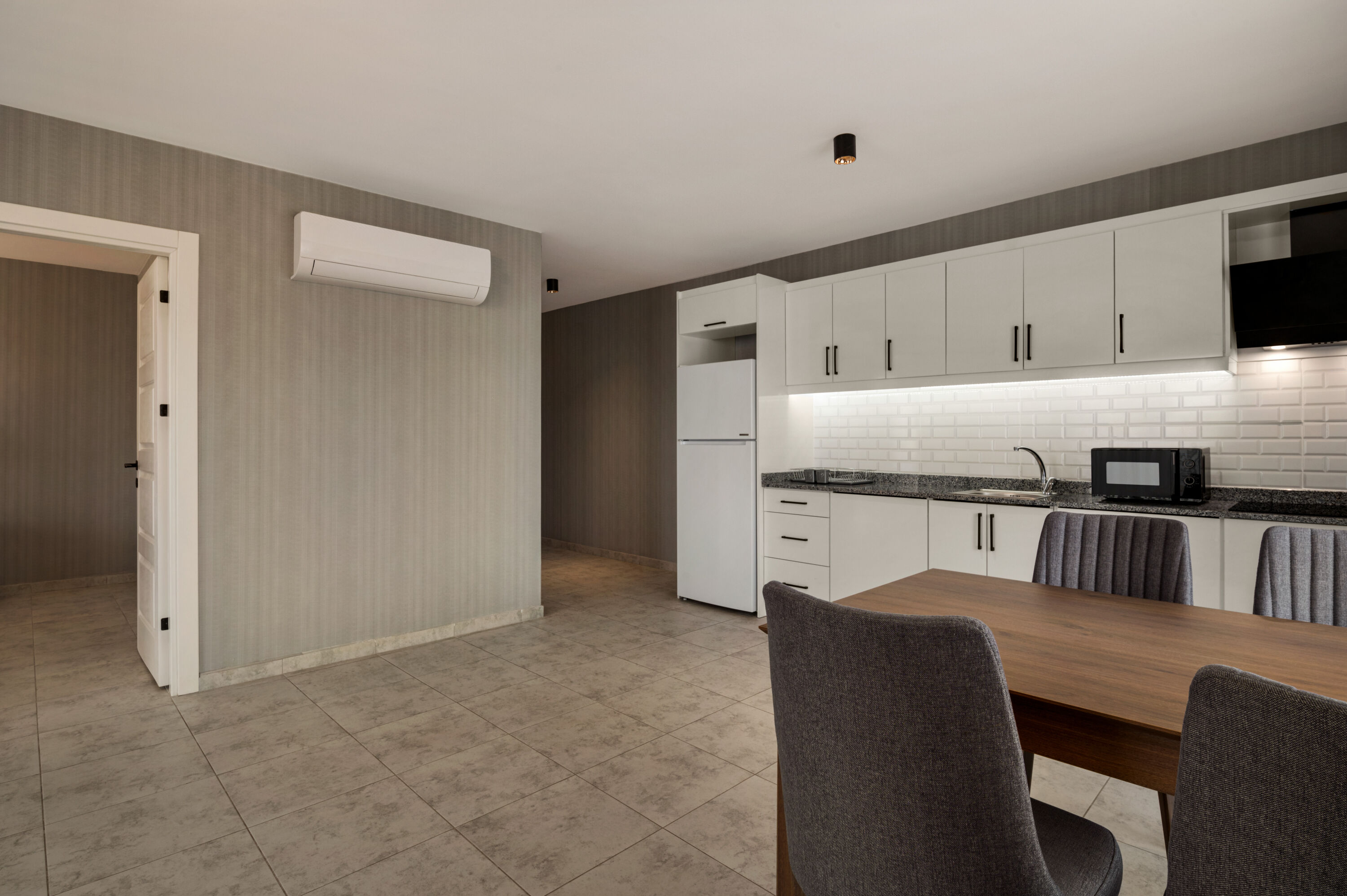 Days Inn by Wyndham Alanya suite dining area in Antalya, Other than US/Canada