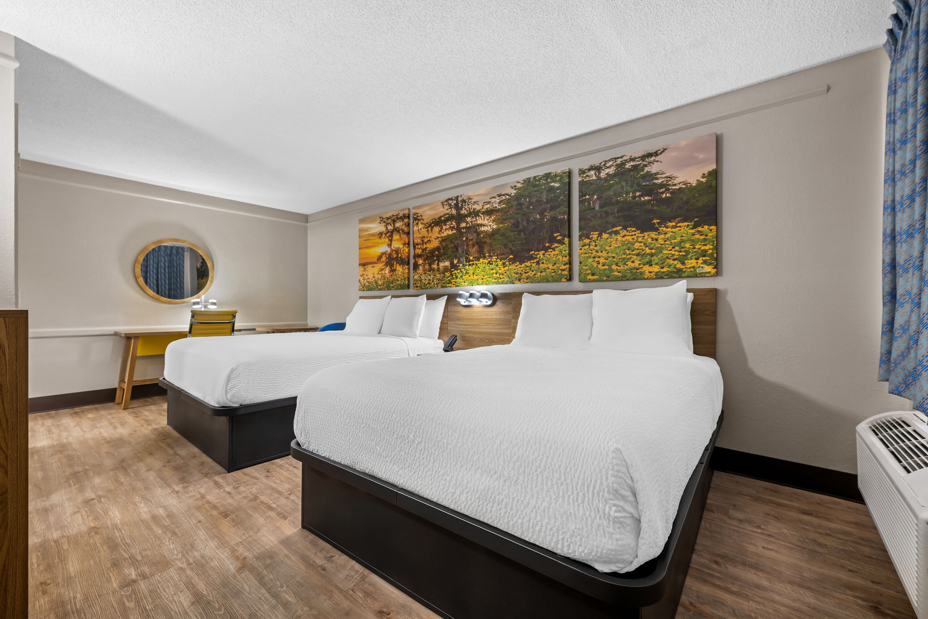 Double bed guest room at the Days Inn by Wyndham Birmingham/West in Birmingham, Alabama