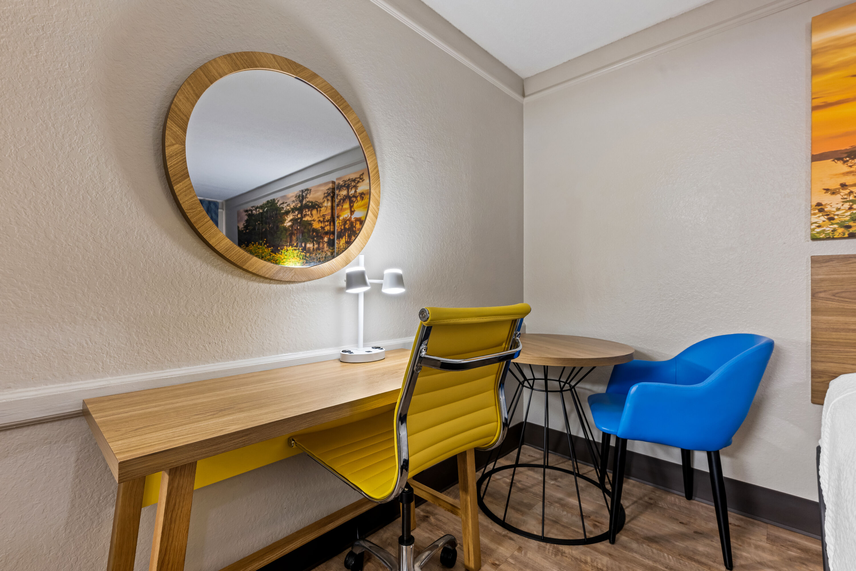 Double bed guest room at the Days Inn by Wyndham Birmingham/West in Birmingham, Alabama