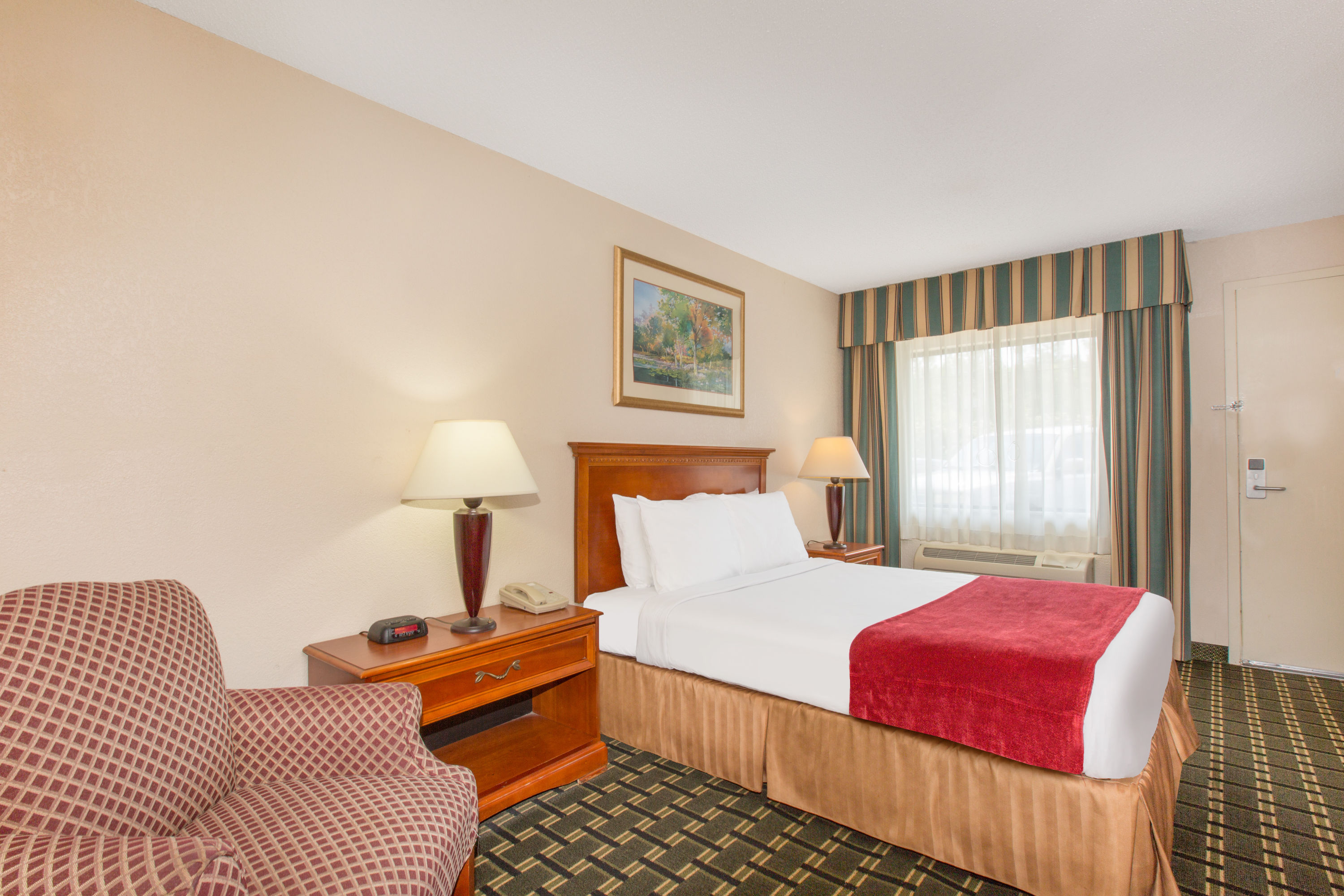 Days Inn By Wyndham Birmingham Summit Mall Birmingham