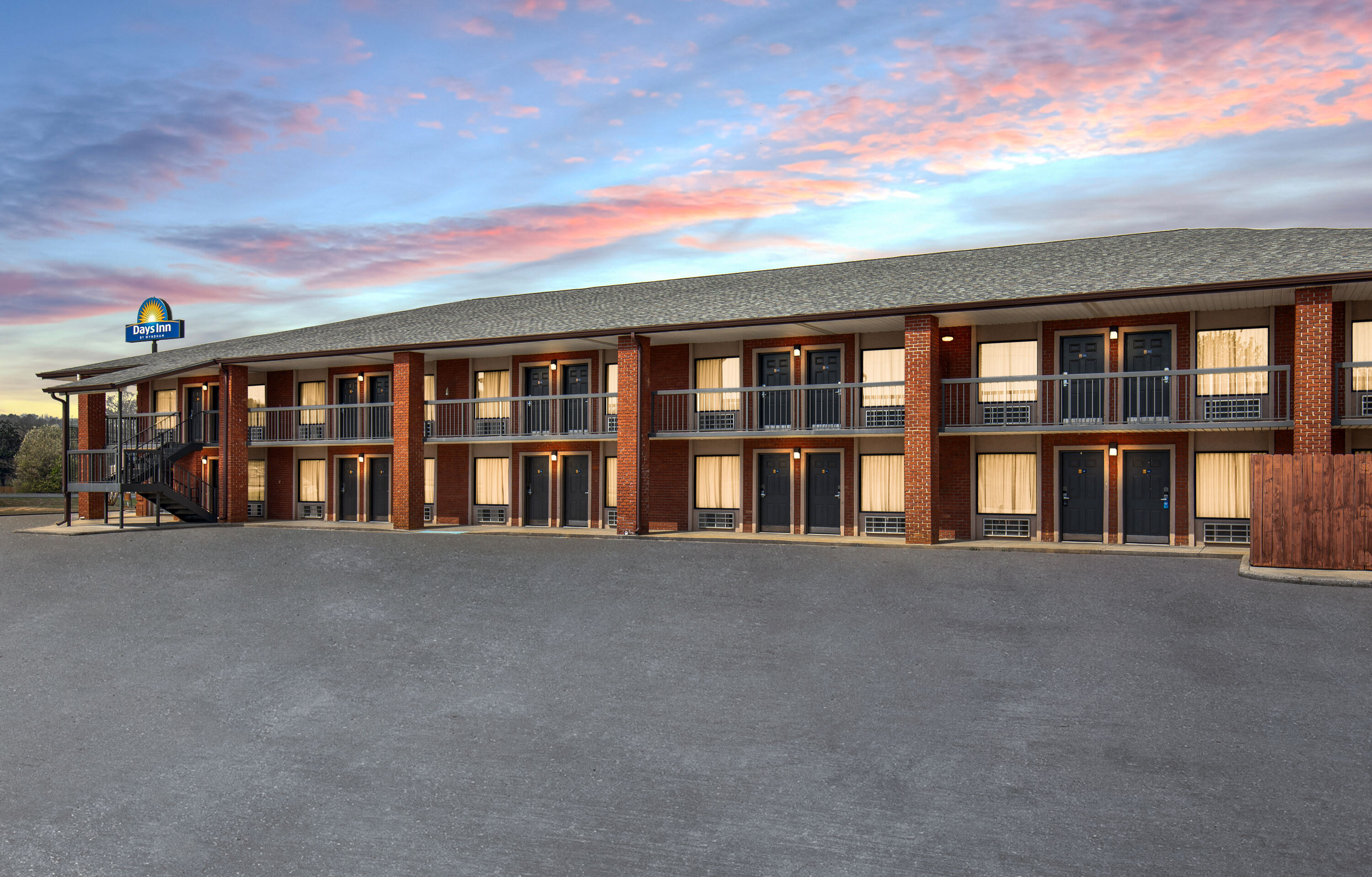 Exterior Dusk Image of Days Inn by Wyndham Childersburg/Sylacauga hotel in Childersburg, Alabama