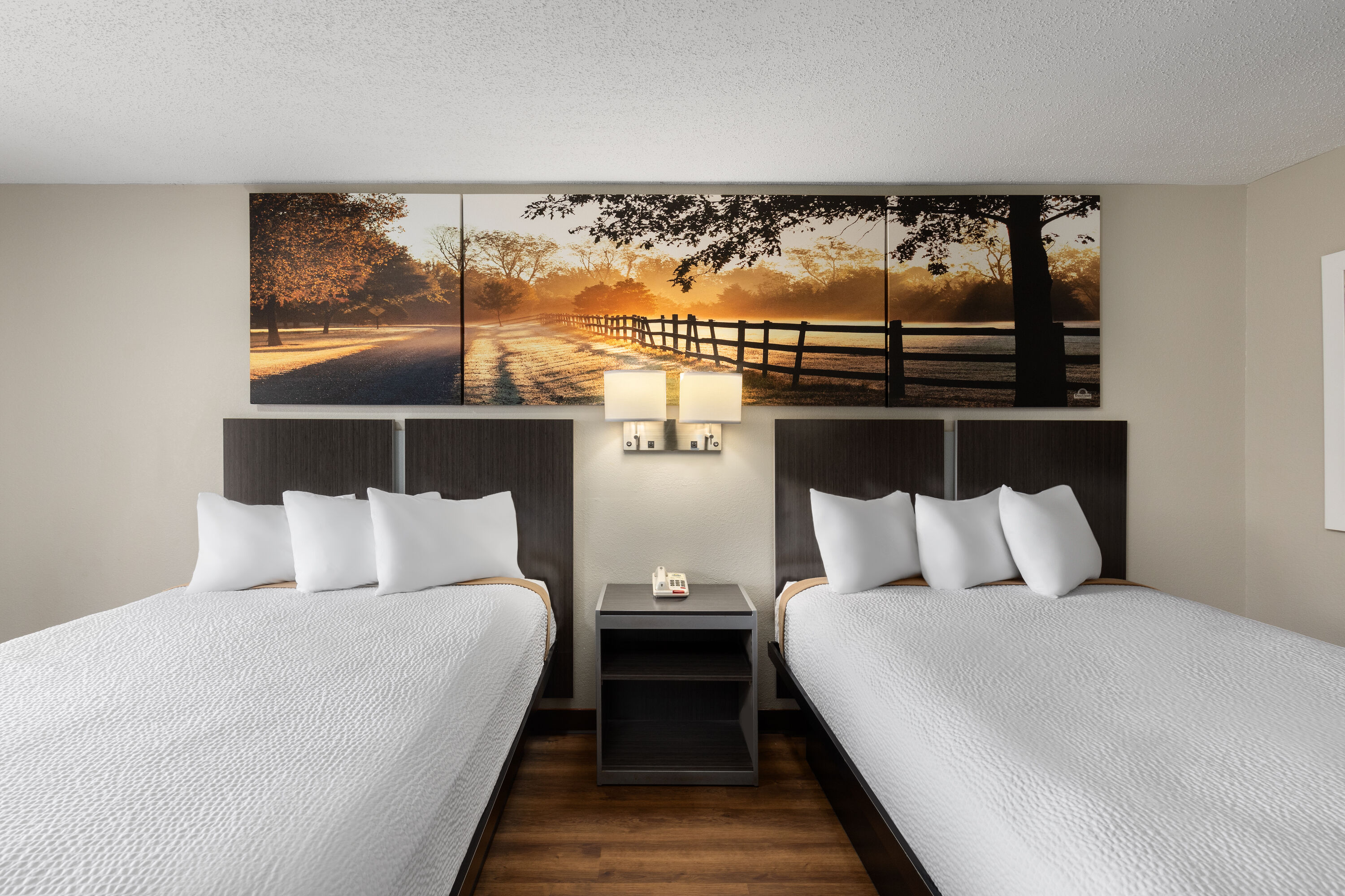 Guest room at the Days Inn by Wyndham Childersburg/Sylacauga in Childersburg, Alabama