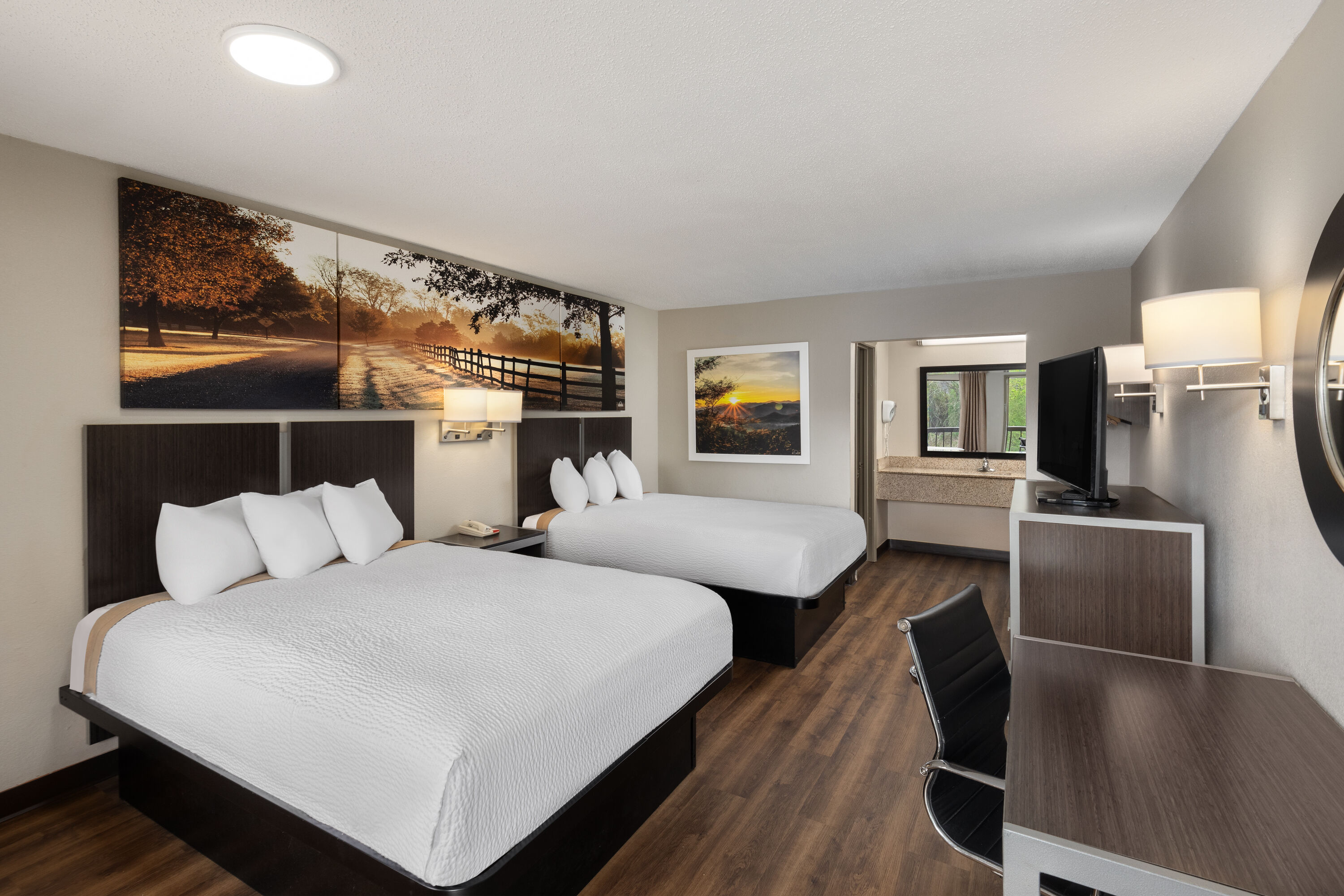 Guest room at the Days Inn by Wyndham Childersburg/Sylacauga in Childersburg, Alabama