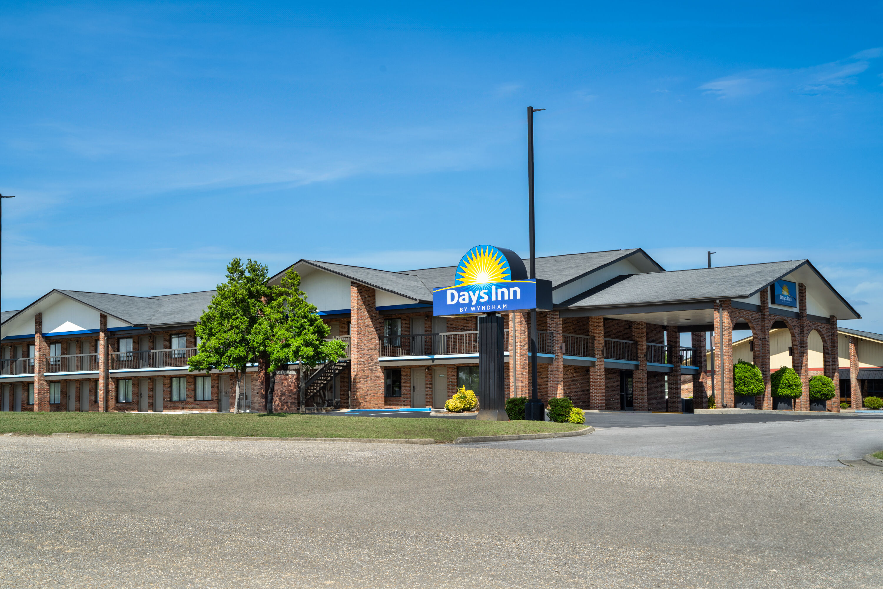 Exterior Day Image of Days Inn by Wyndham Clanton AL hotel in Clanton, Alabama
