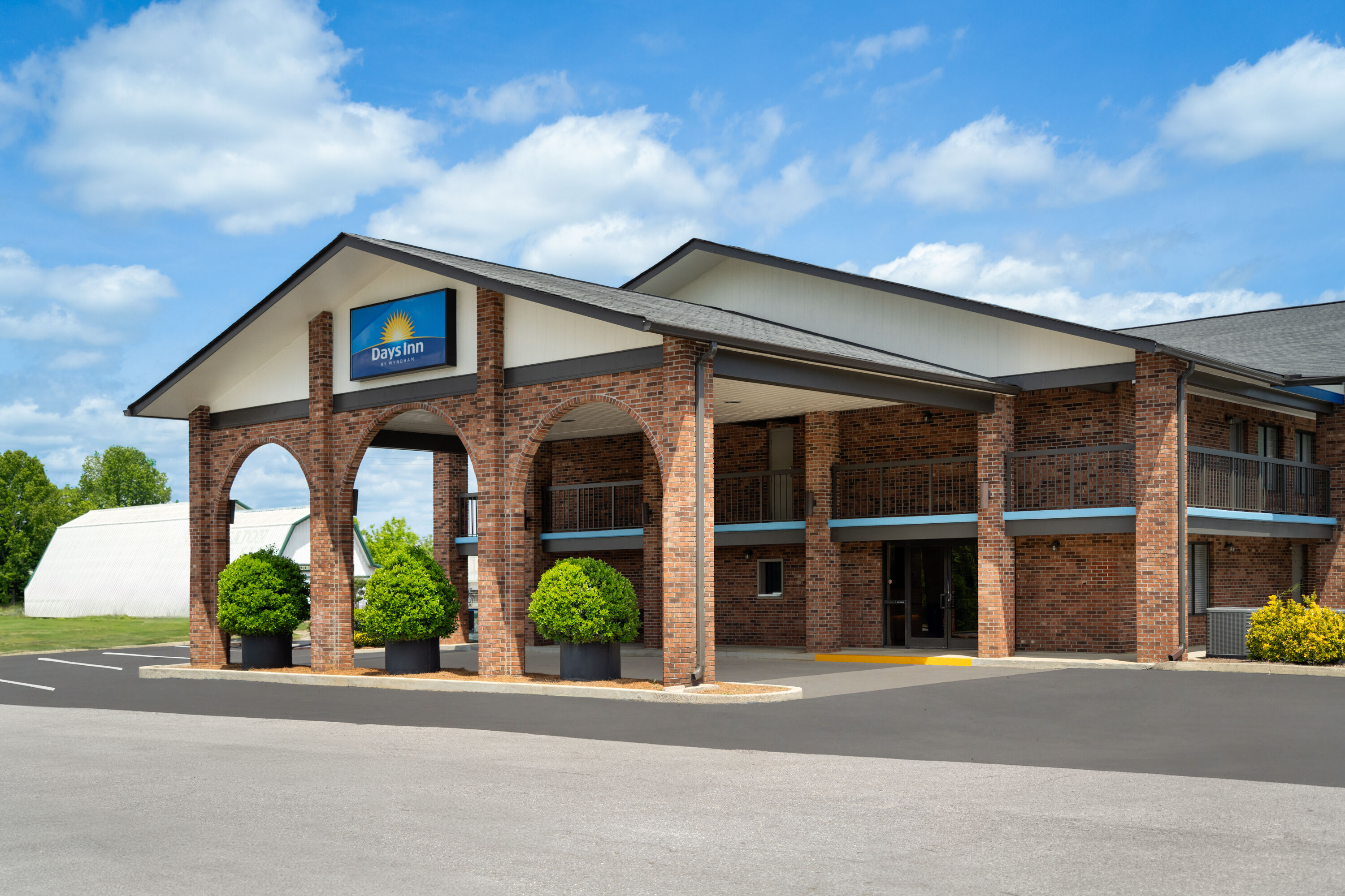 Exterior Day Image of Days Inn by Wyndham Clanton AL hotel in Clanton, Alabama