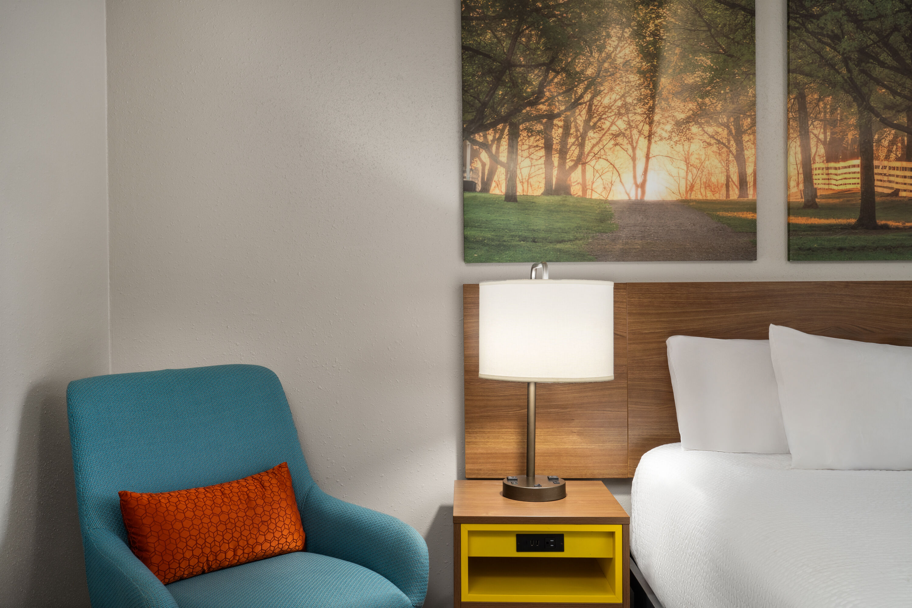 Guest room at the Days Inn by Wyndham Clanton AL in Clanton, Alabama