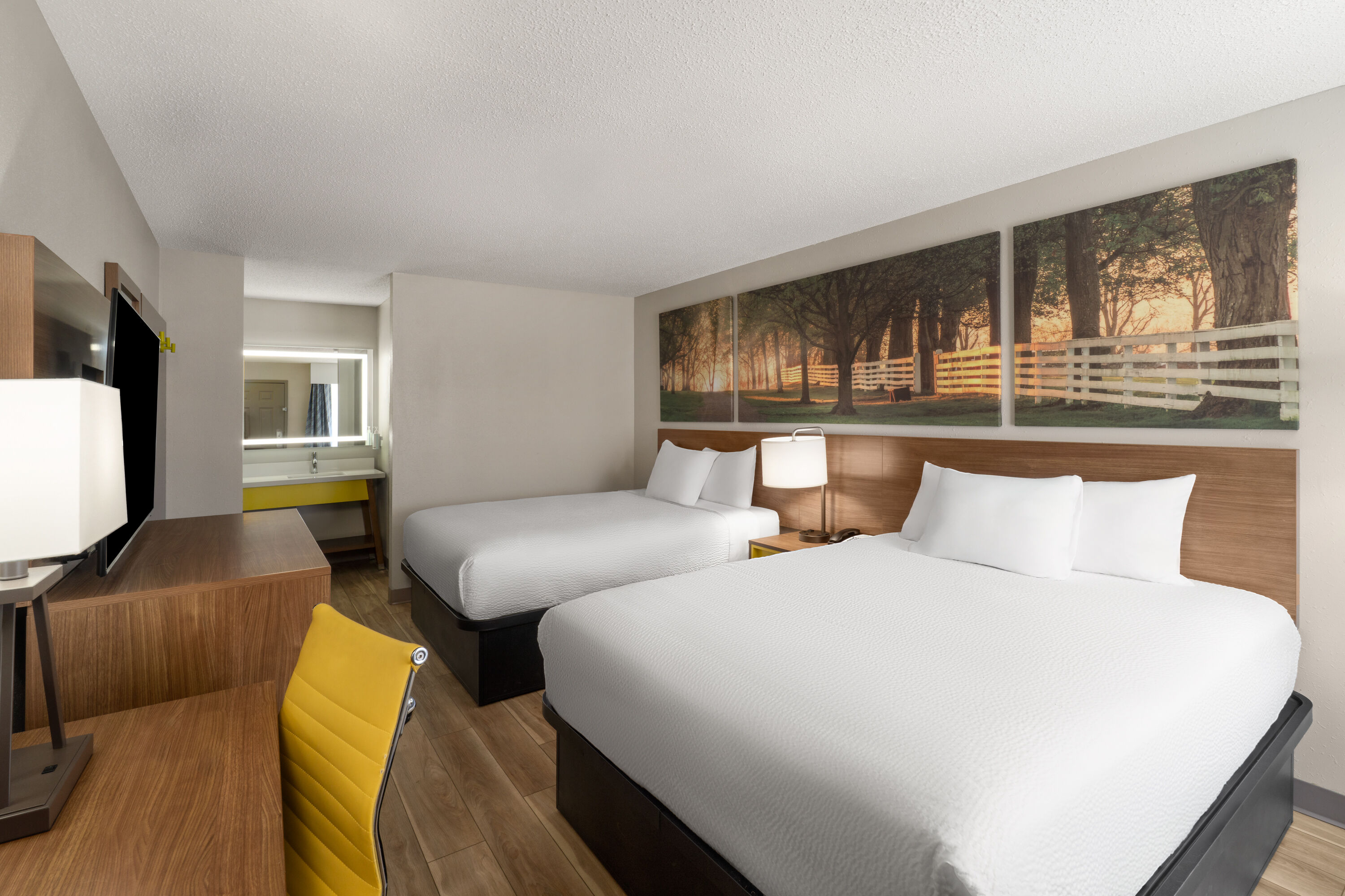 Guest room at the Days Inn by Wyndham Clanton AL in Clanton, Alabama