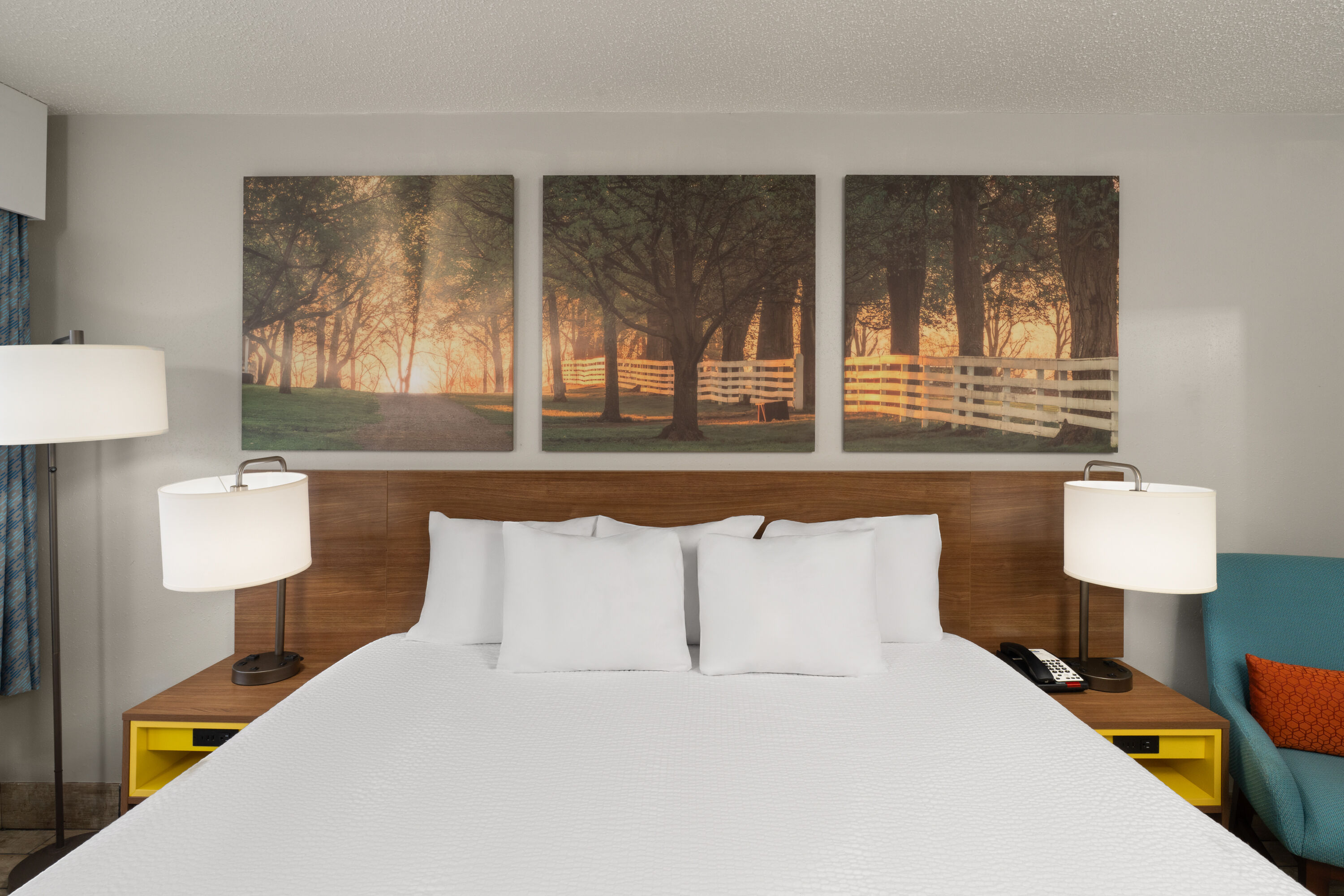 Guest room at the Days Inn by Wyndham Clanton AL in Clanton, Alabama