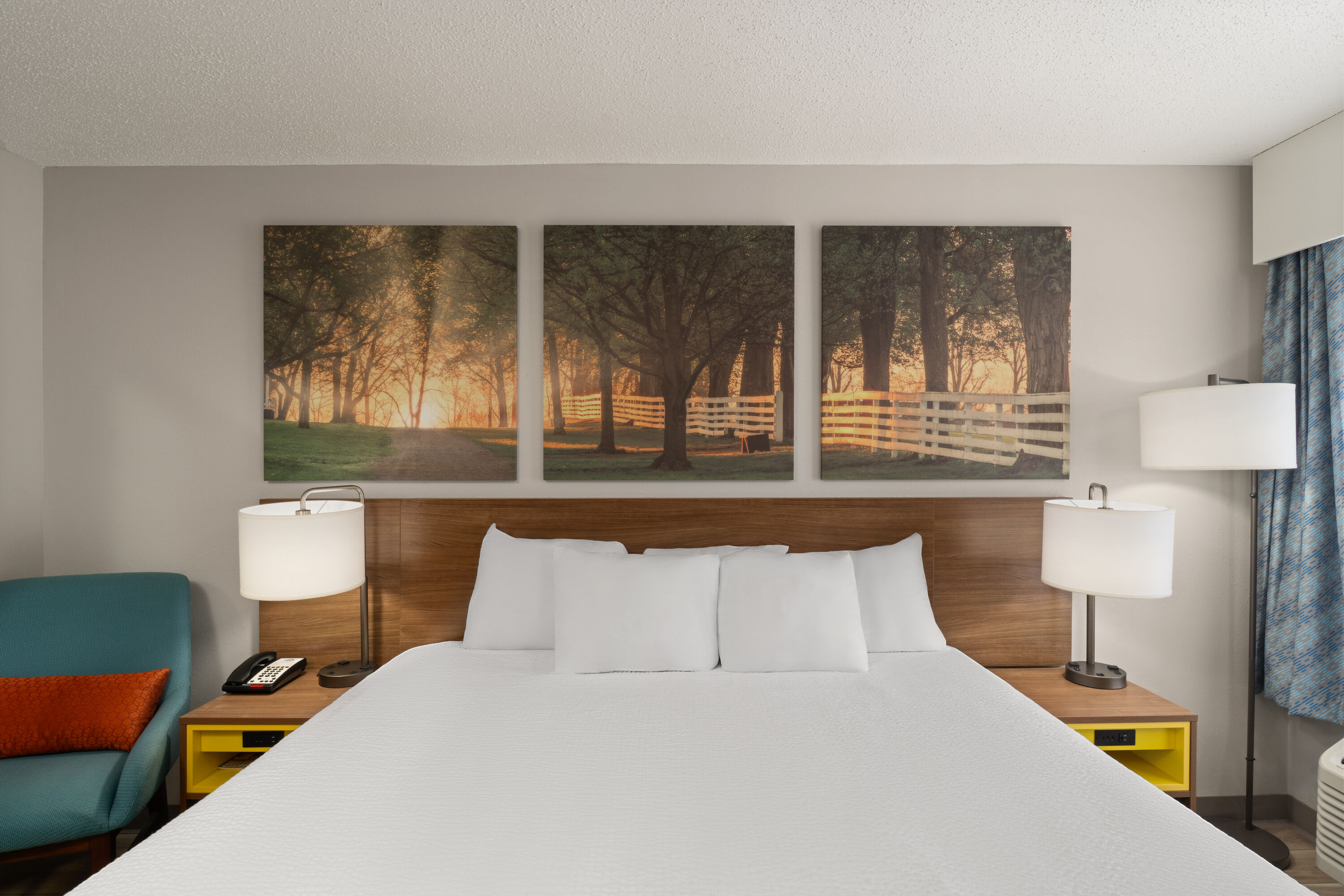 Guest room at the Days Inn by Wyndham Clanton AL in Clanton, Alabama