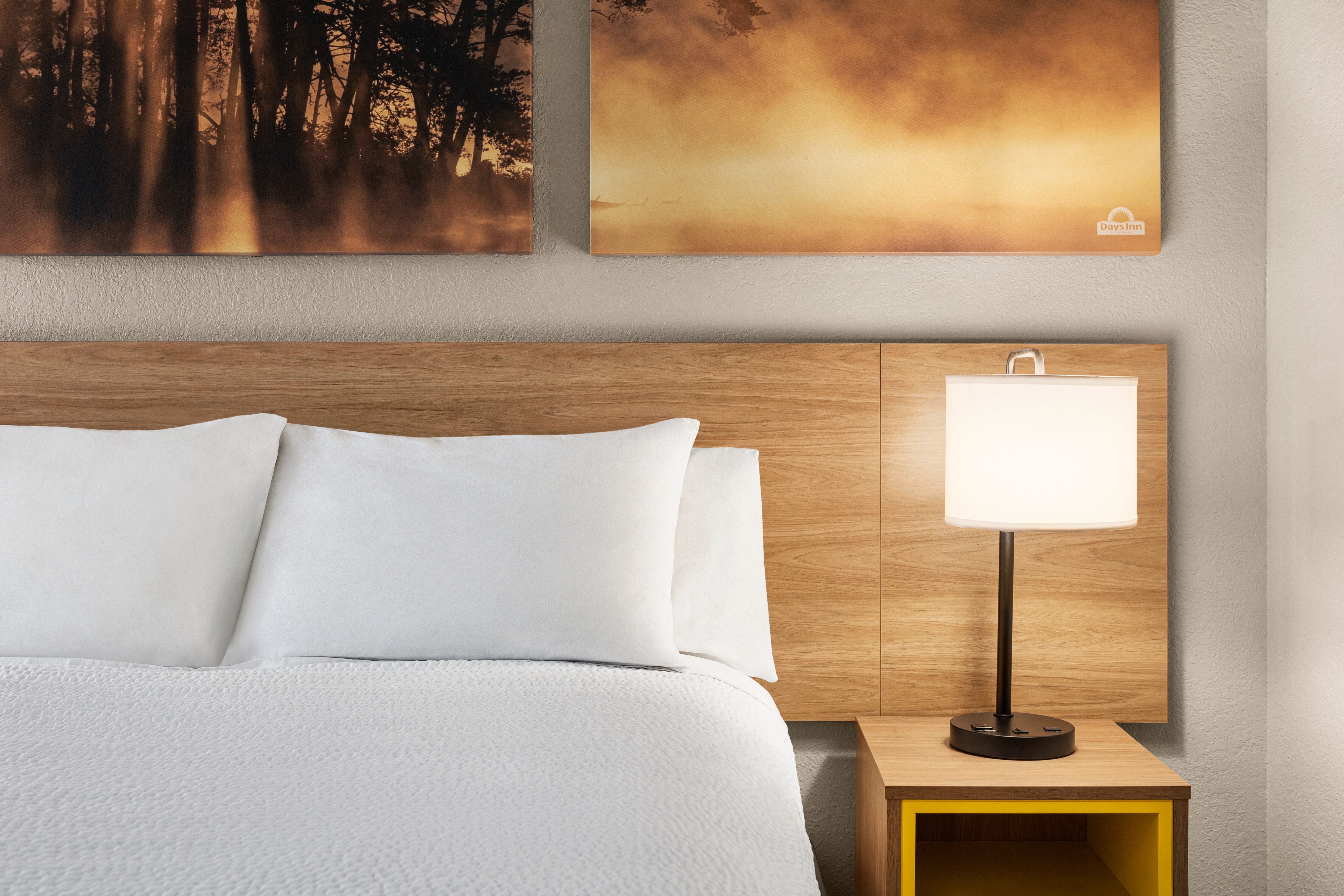 Guest room at the Days Inn by Wyndham Demopolis in Demopolis, Alabama