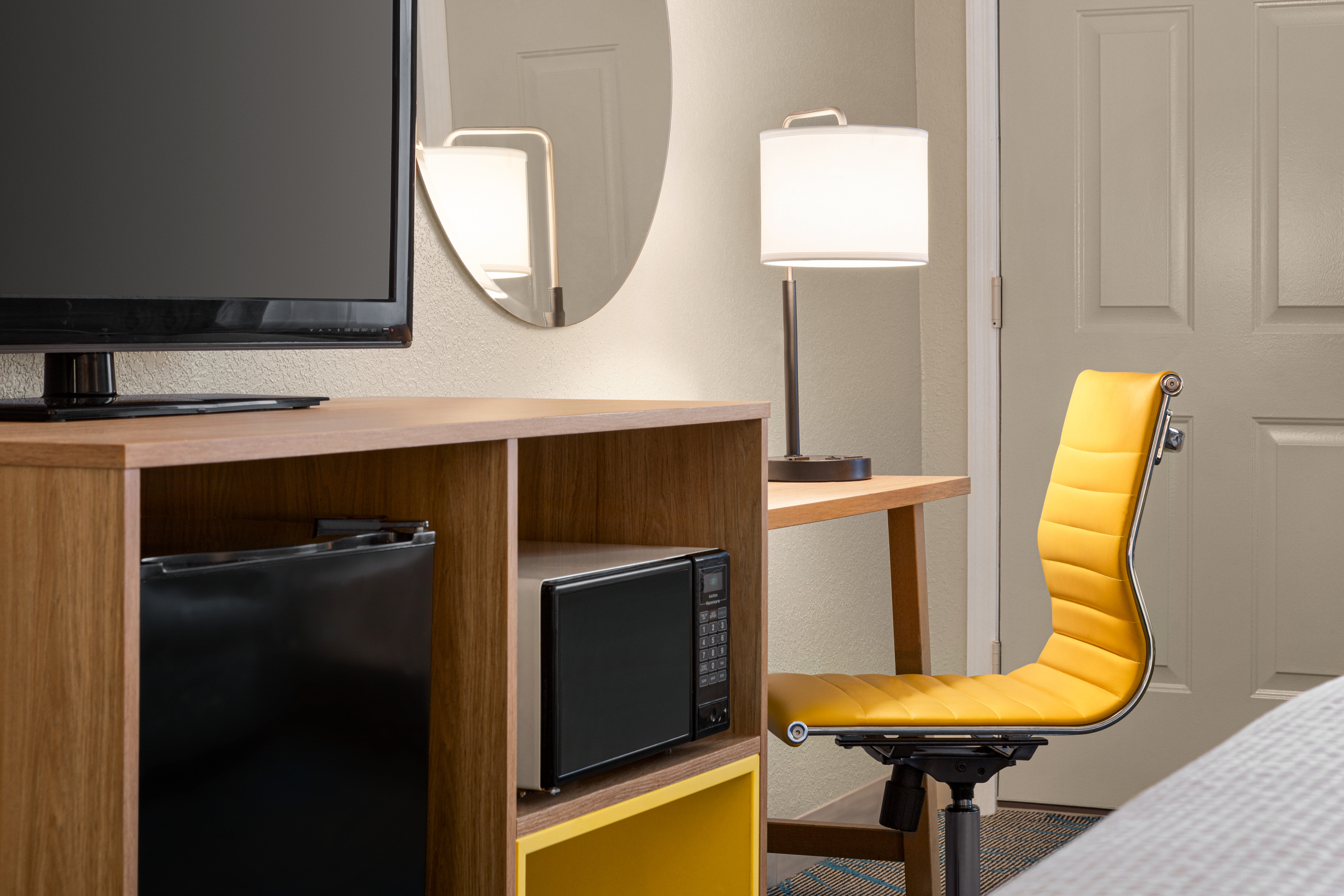 Guest room at the Days Inn by Wyndham Demopolis in Demopolis, Alabama