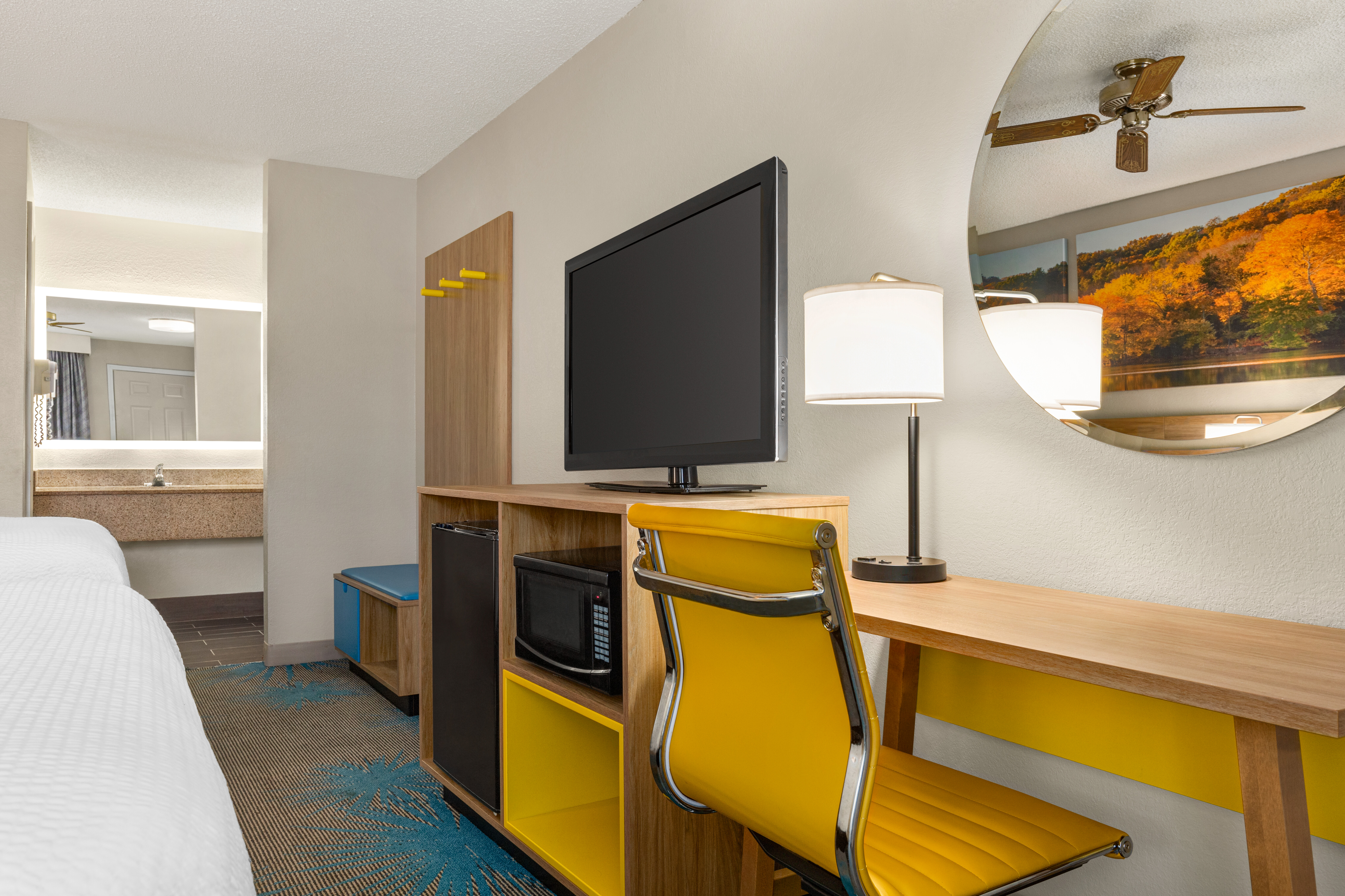 Guest room at the Days Inn by Wyndham Demopolis in Demopolis, Alabama