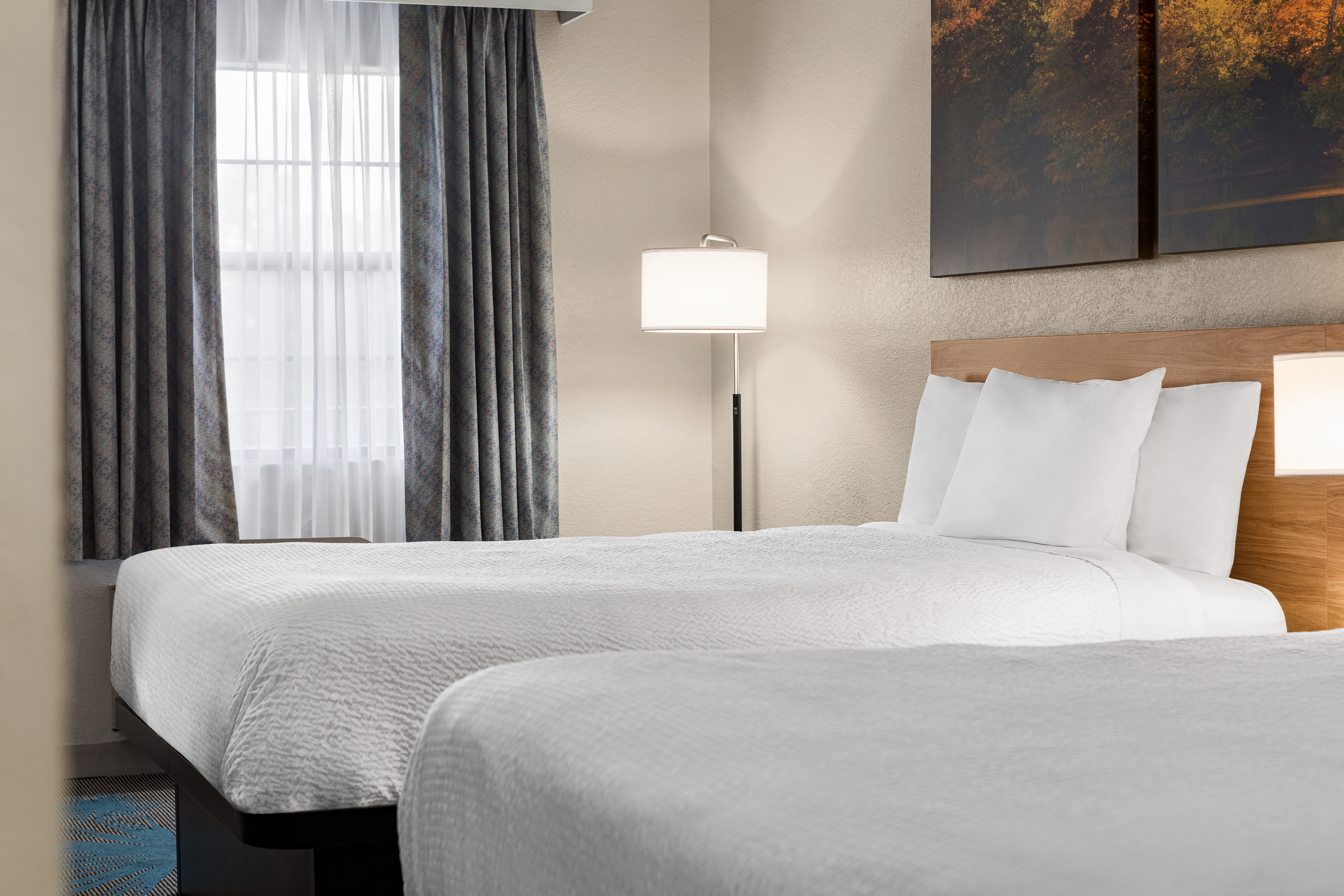 Guest room at the Days Inn by Wyndham Demopolis in Demopolis, Alabama