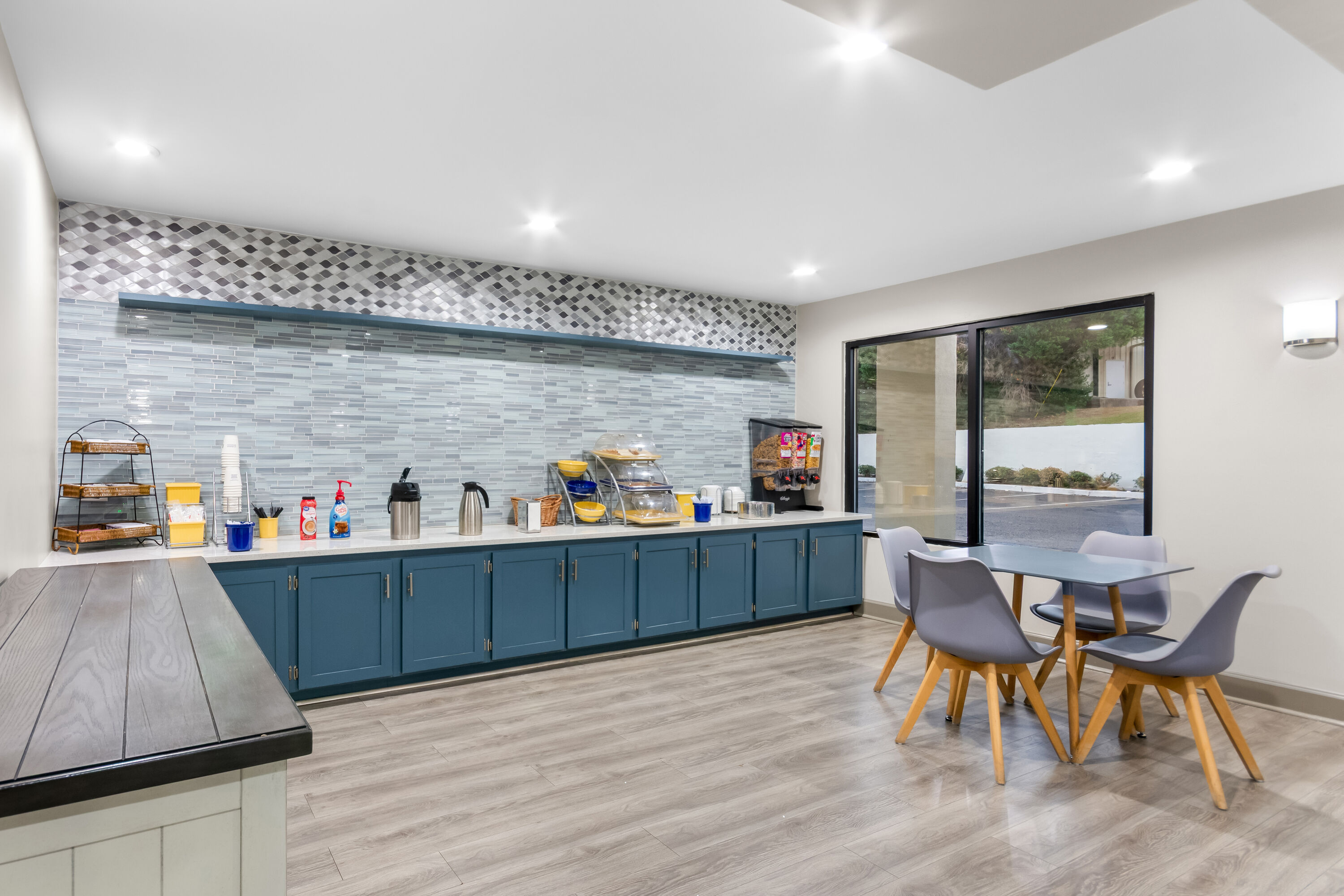 Days Inn by Wyndham Enterprise restaurant breakfast area with seating in Enterprise, Alabama