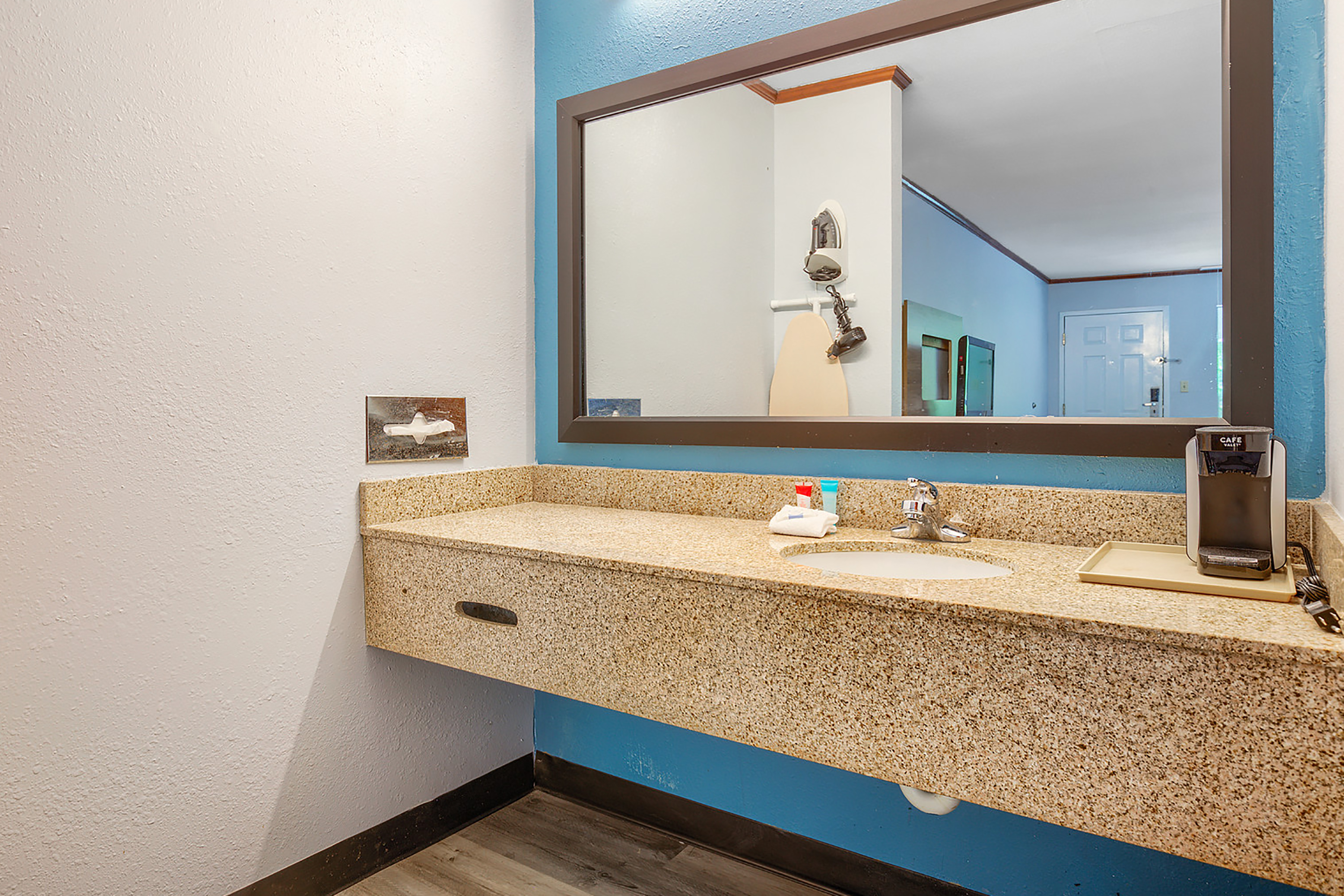 Guest room bath at the Days Inn by Wyndham Foley in Foley, Alabama