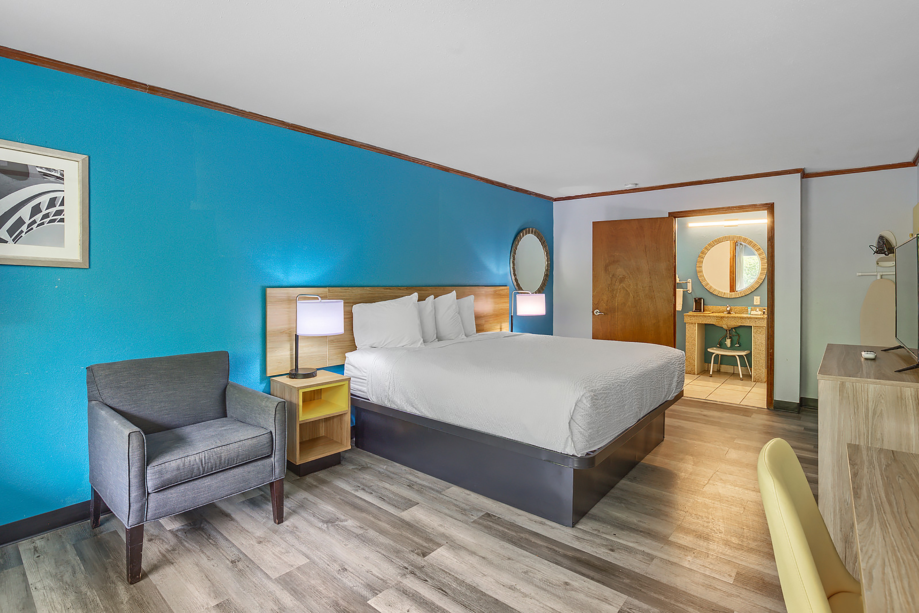 Guest room at the Days Inn by Wyndham Foley in Foley, Alabama