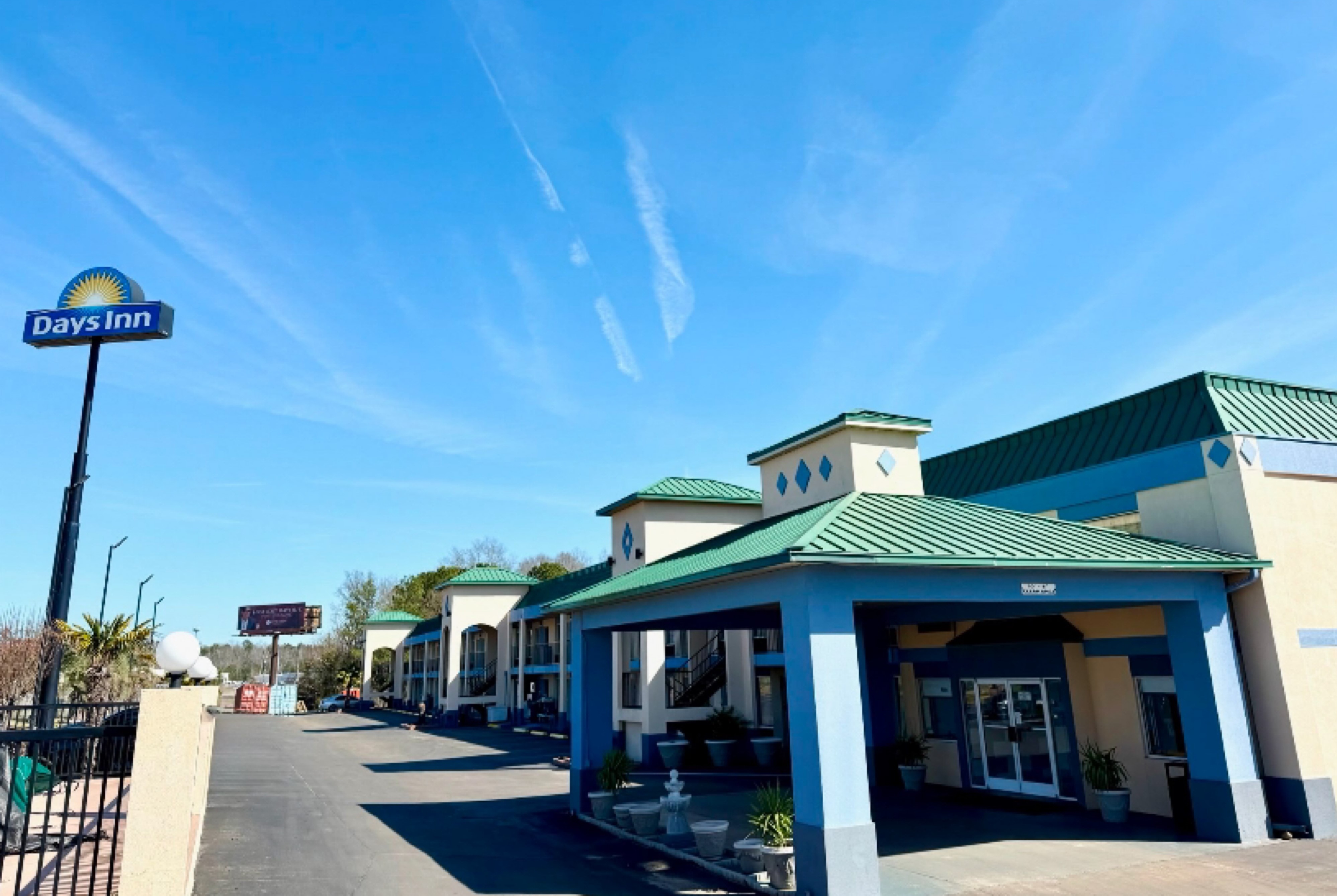 Exterior of Days Inn by Wyndham Greenville hotel in Greenville, Alabama