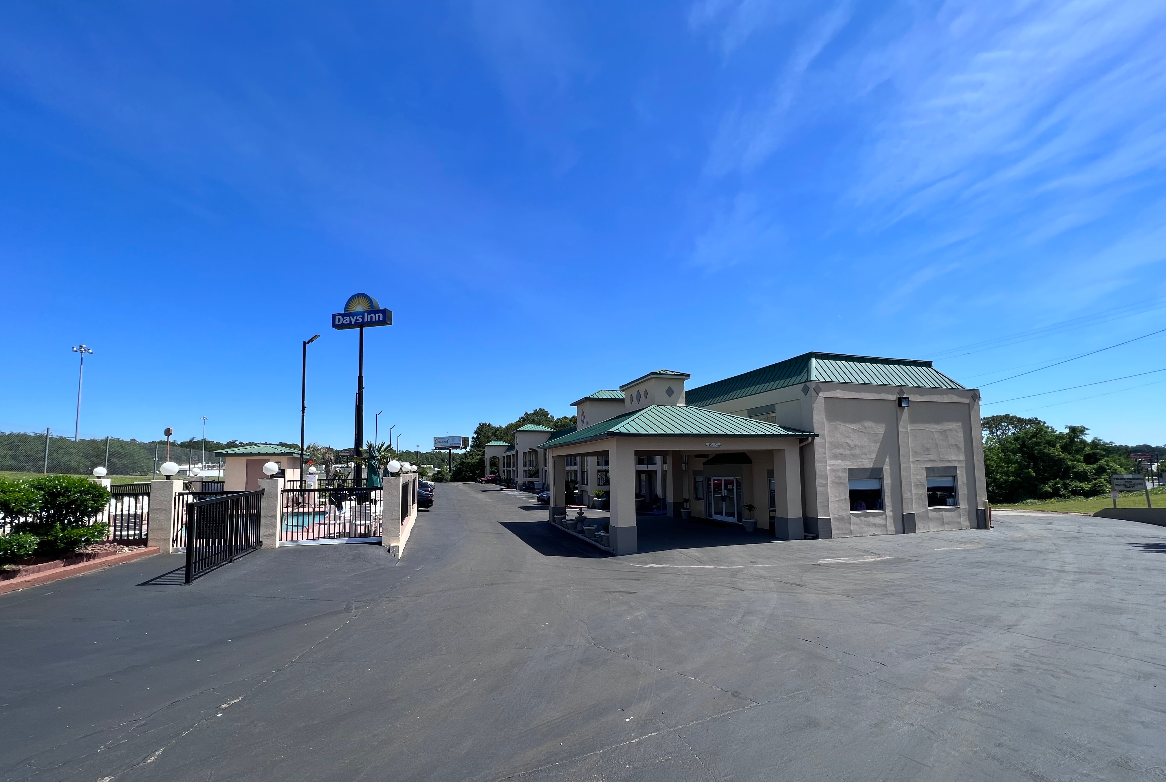 Exterior of Days Inn by Wyndham Greenville hotel in Greenville, Alabama