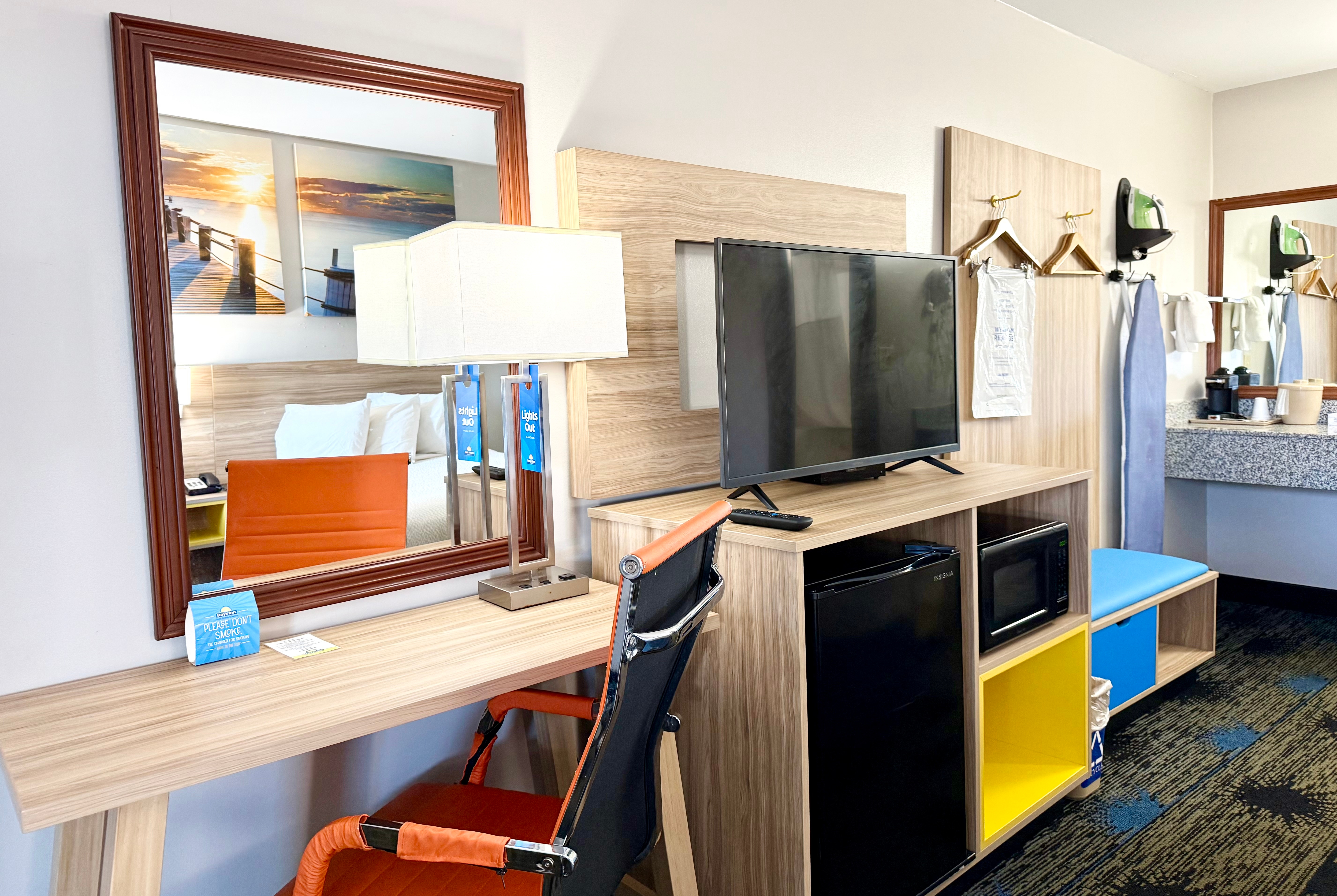Guest room at the Days Inn by Wyndham Greenville in Greenville, Alabama