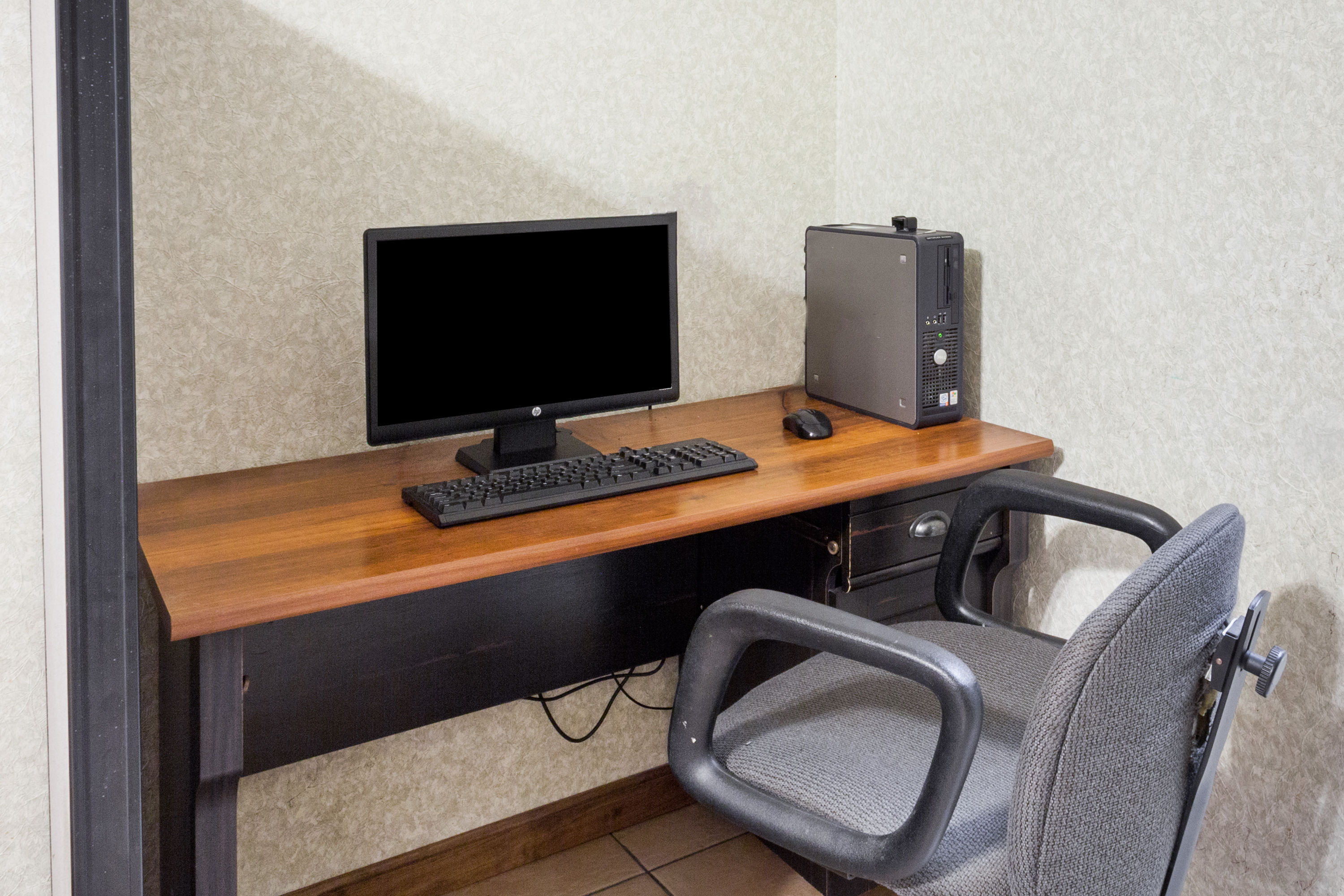 Days Inn & Suites by Wyndham Huntsville business center in Huntsville, Alabama