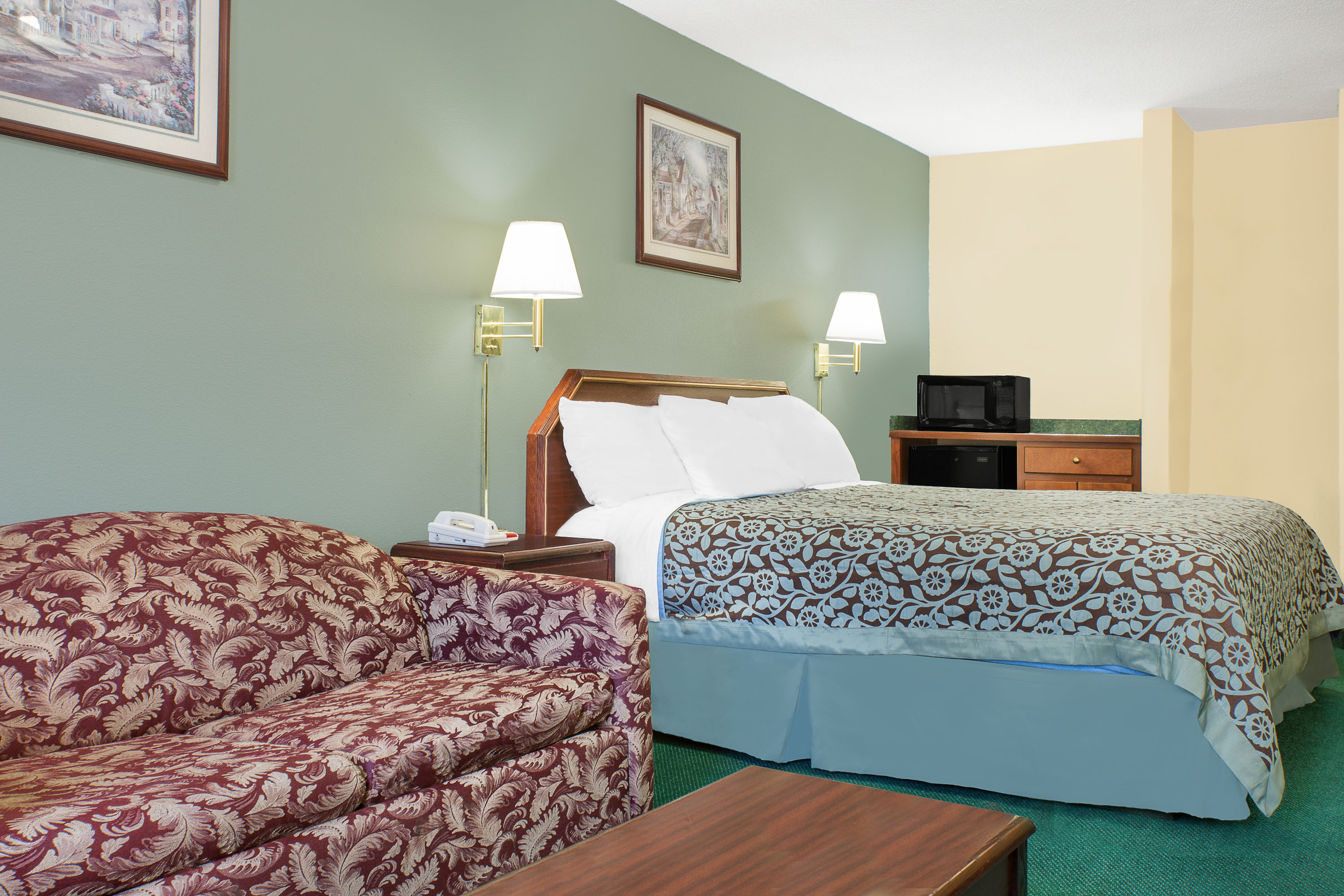 Days Inn by Wyndham Lincoln suite in Lincoln, Alabama