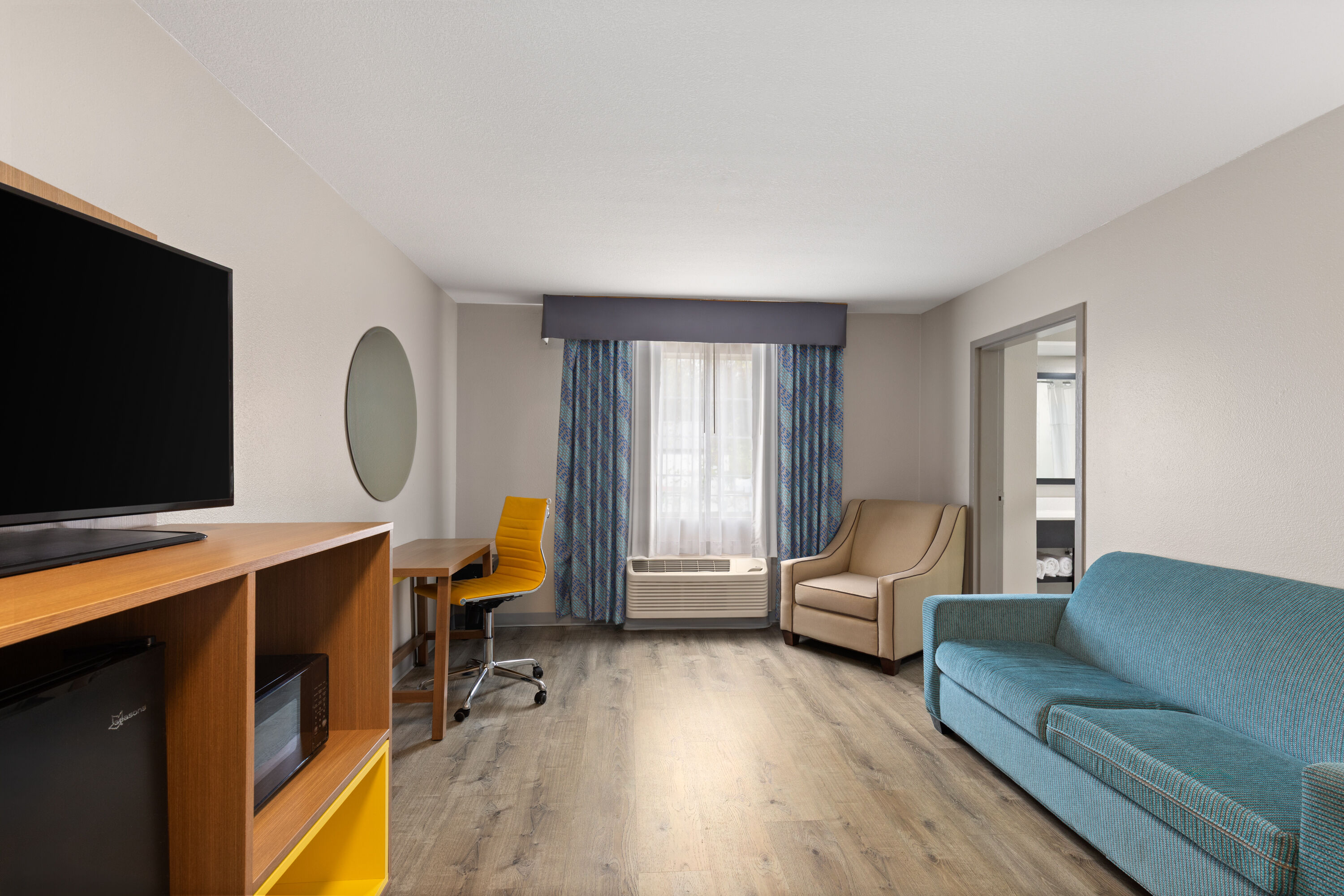 Days Inn by Wyndham Lincoln suite in Lincoln, Alabama