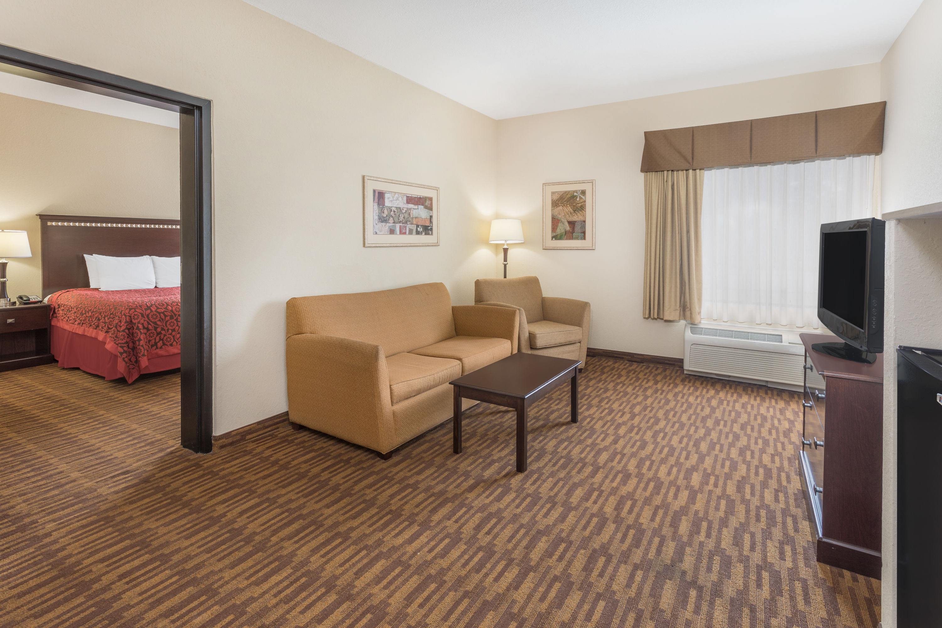 Days Inn by Wyndham Semmes/Mobile suite in Mobile, Alabama