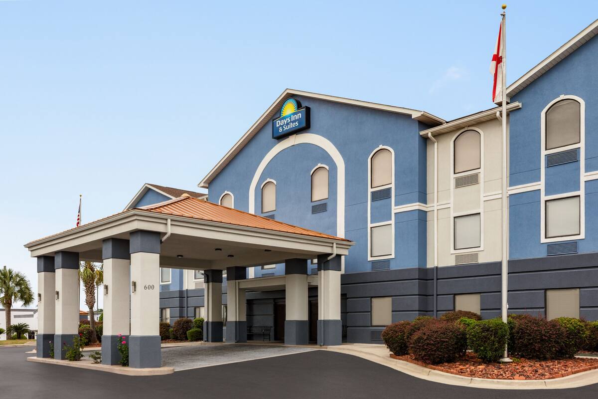 Days Inn Suites Prattville Montgomery Hotels Al 36066 Exterior Of Days Inn Suites Prattville Montgomery Hotel In Alabama
