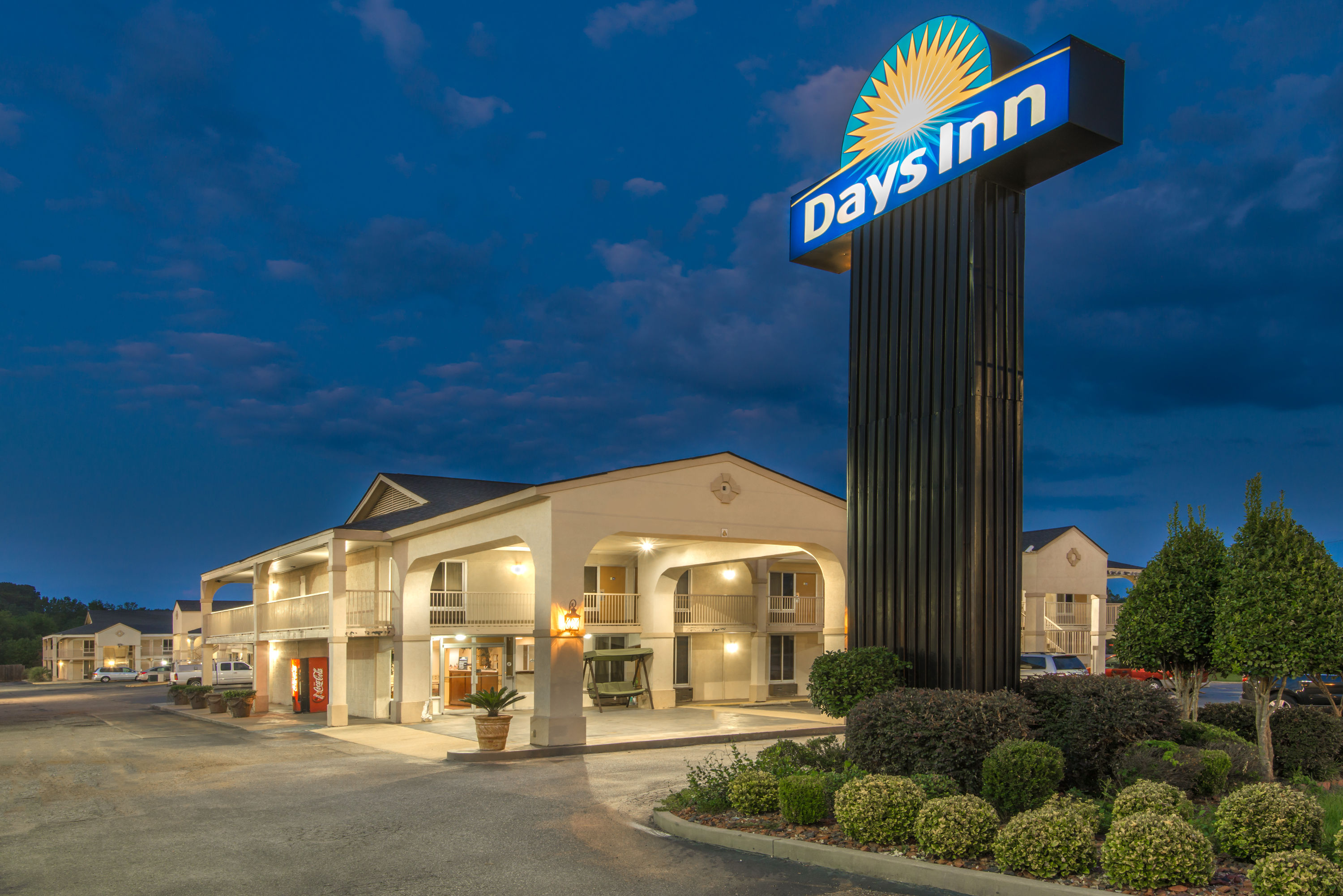 Exterior of Days Inn by Wyndham Shorter hotel in Shorter, Alabama