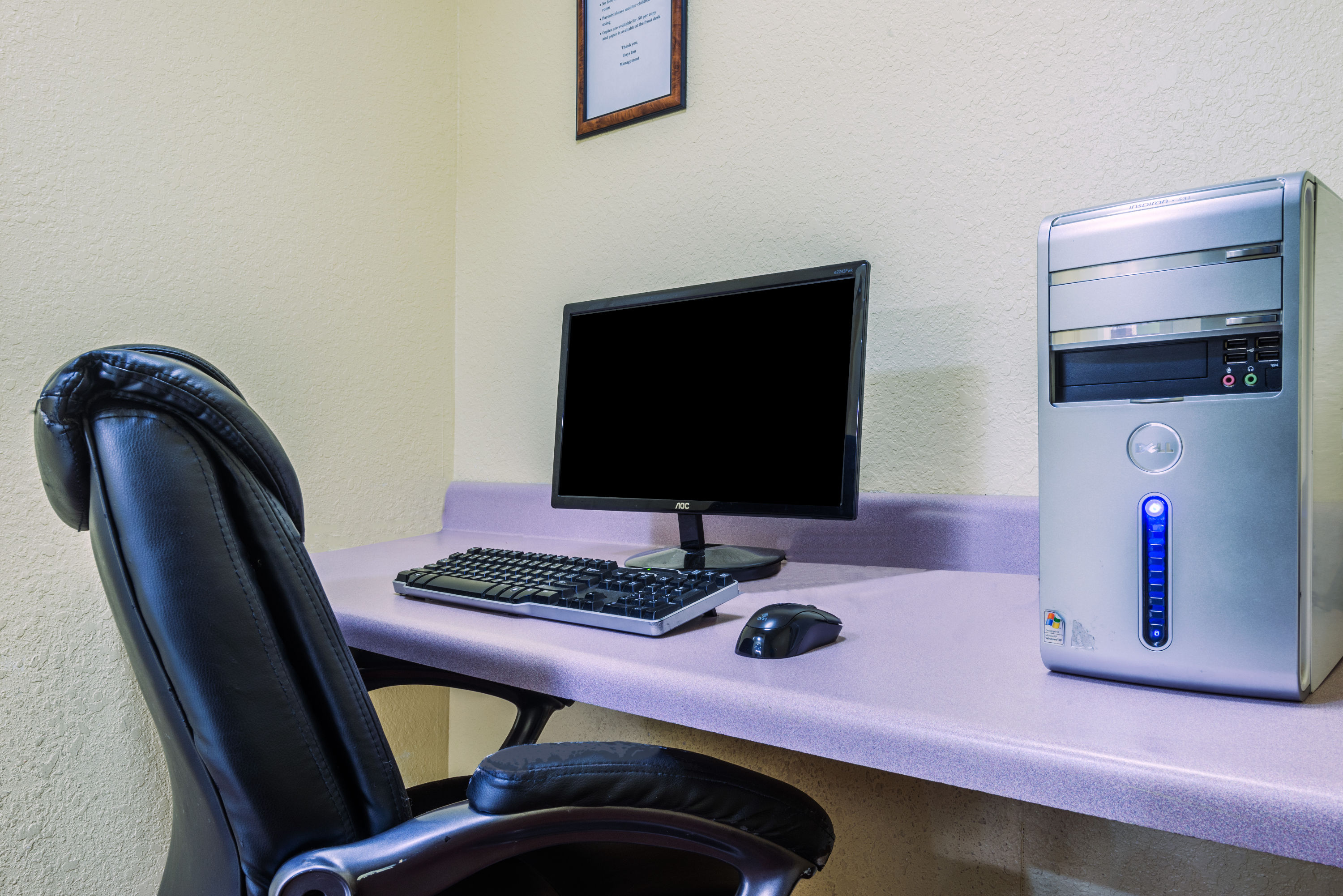 Days Inn by Wyndham Troy business center in Troy, Alabama