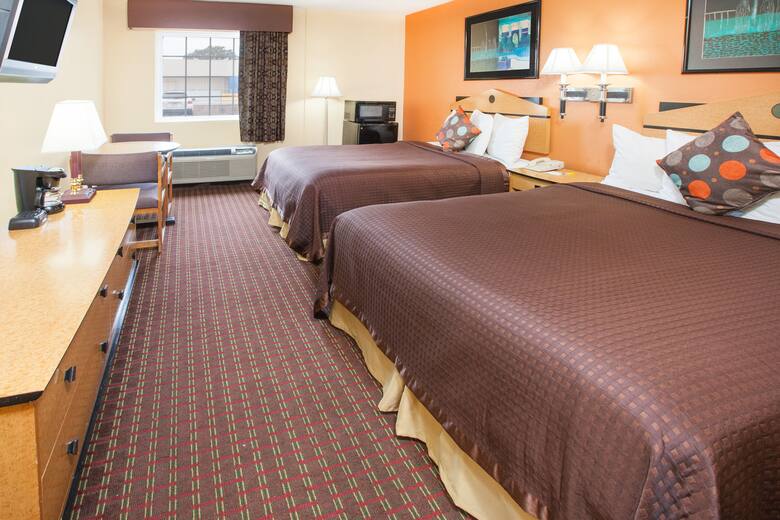 Guest room at the Days Inn Alma in Alma, Arkansas