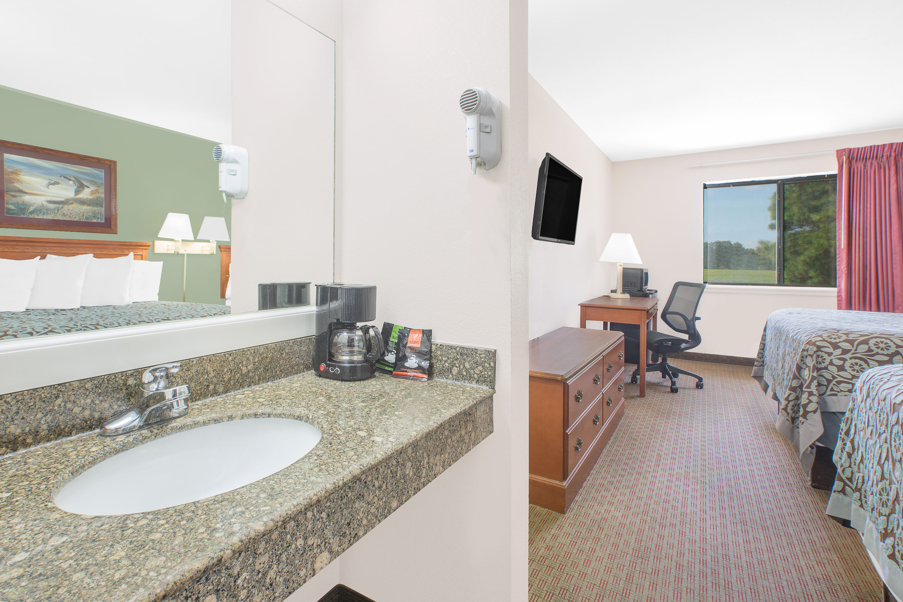 Days Inn & Suites by Wyndham Brinkley Brinkley, AR Hotels