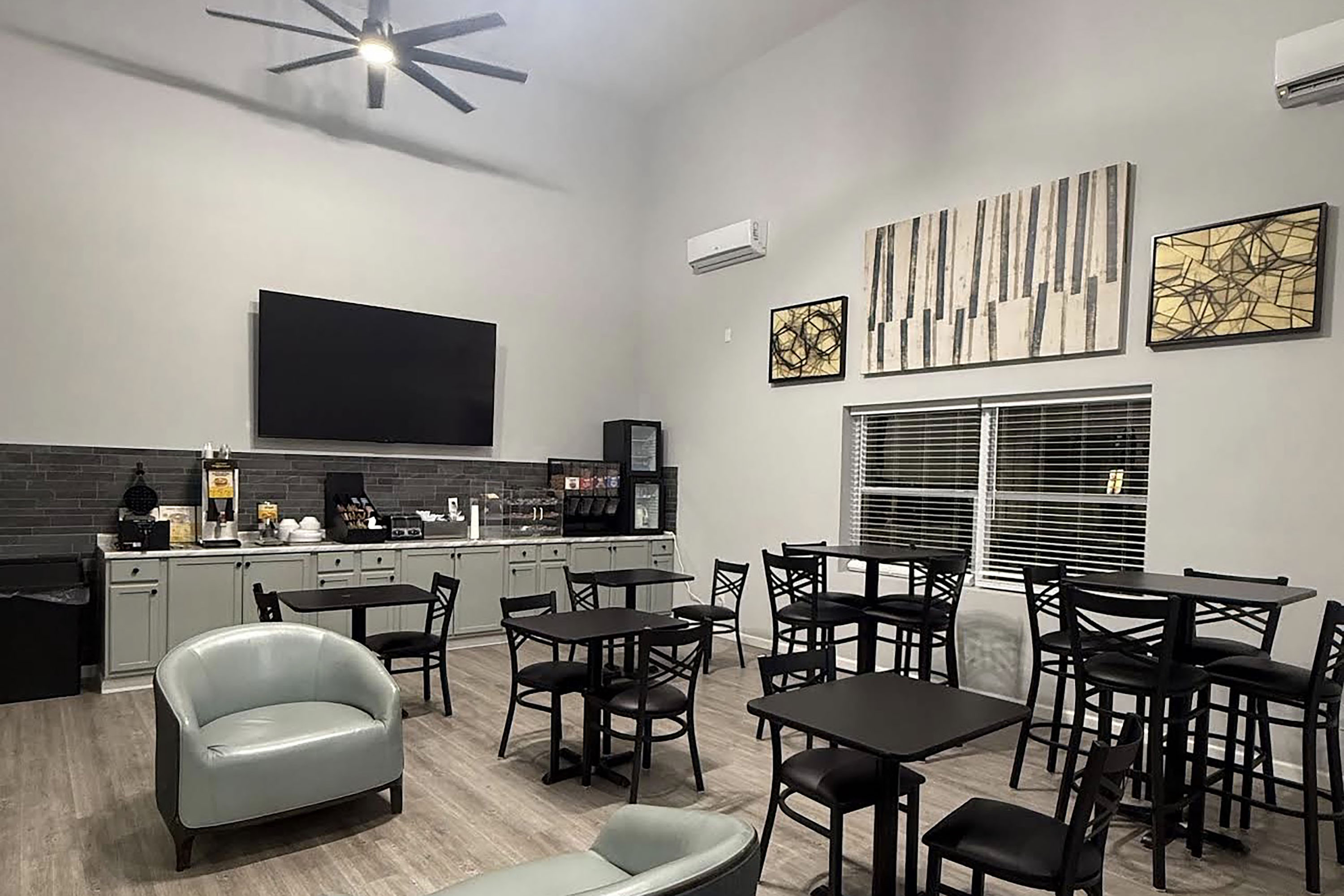 Free breakfast at Days Inn by Wyndham Camden AR in Camden, Arkansas