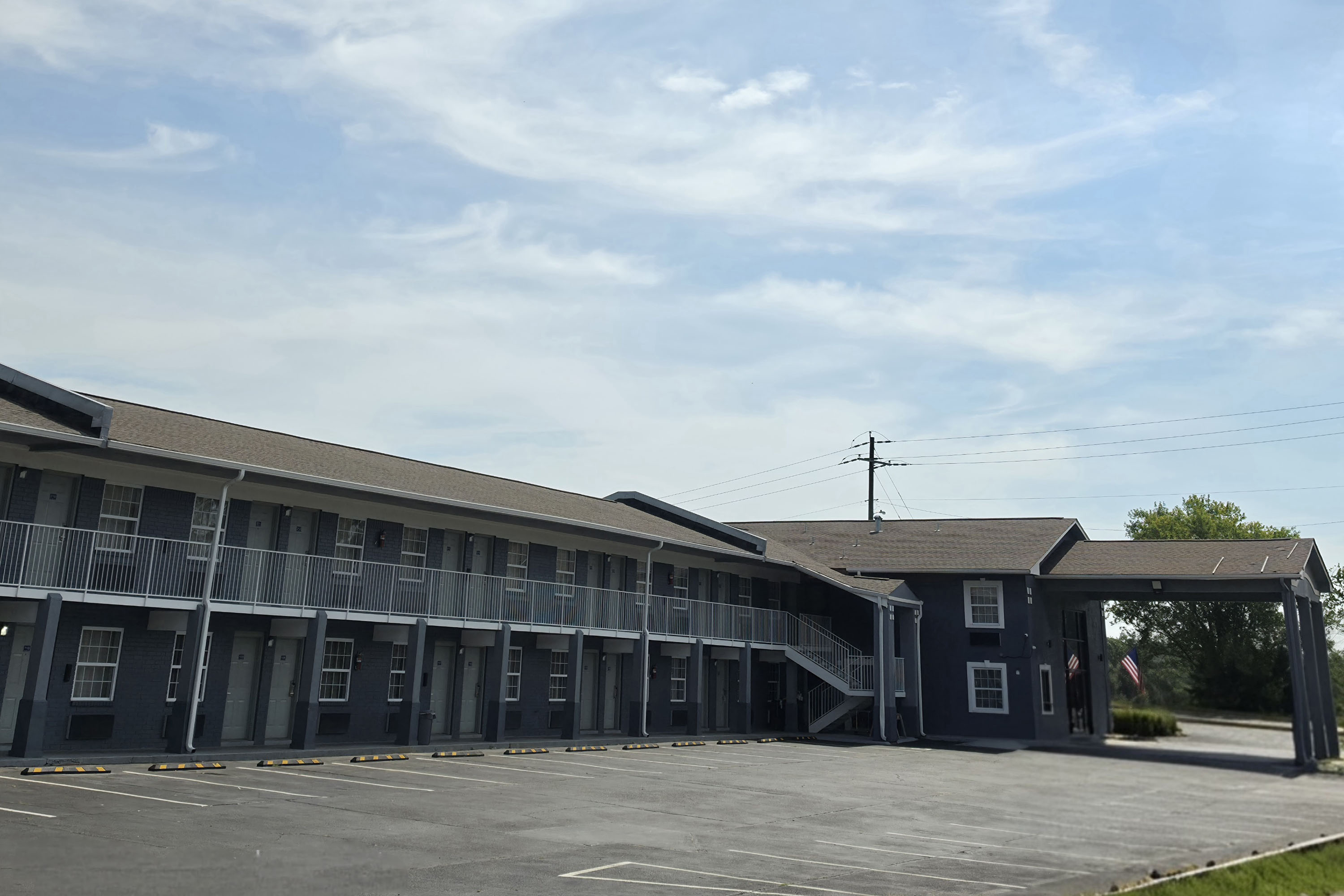 Exterior of Days Inn by Wyndham Camden AR hotel in Camden, Arkansas