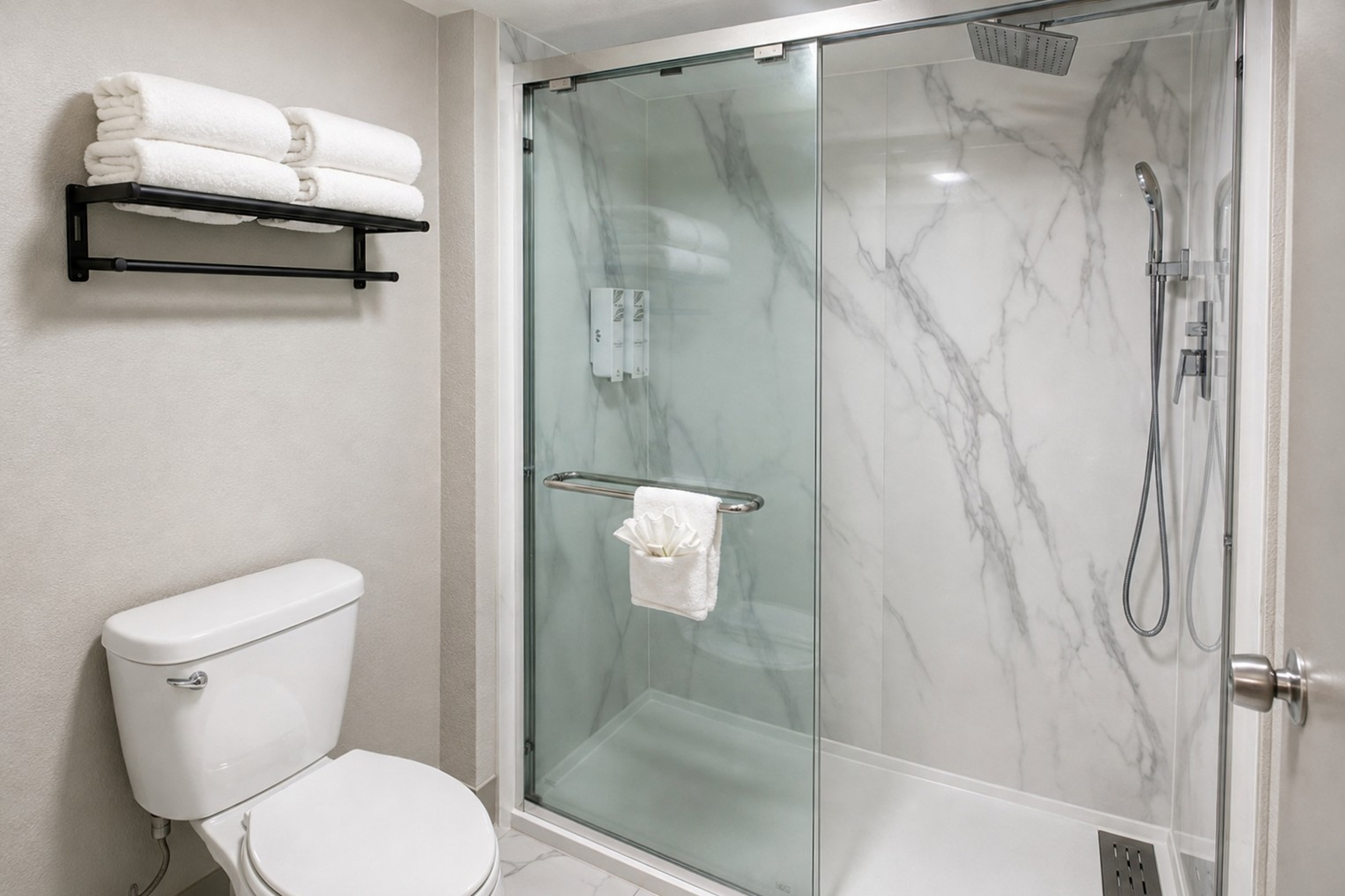 Guest room bath at the Days Inn by Wyndham Forrest City I-40 in Forrest City, Arkansas